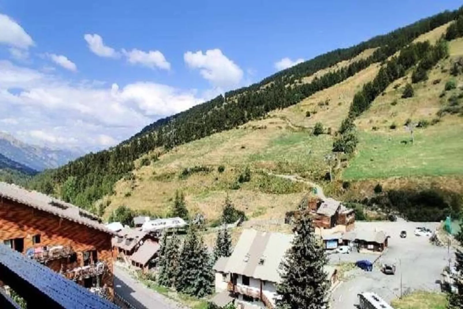 Résidence Canteneige-View in summer