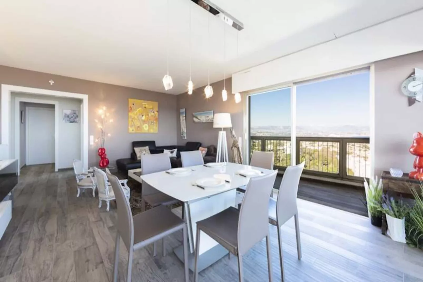 Résidence Bnb Renting 3 Pi&egrave;ces Avec Une Vue &agrave; Couper Le Souffle &agrave; Antibes !-Image-tags.