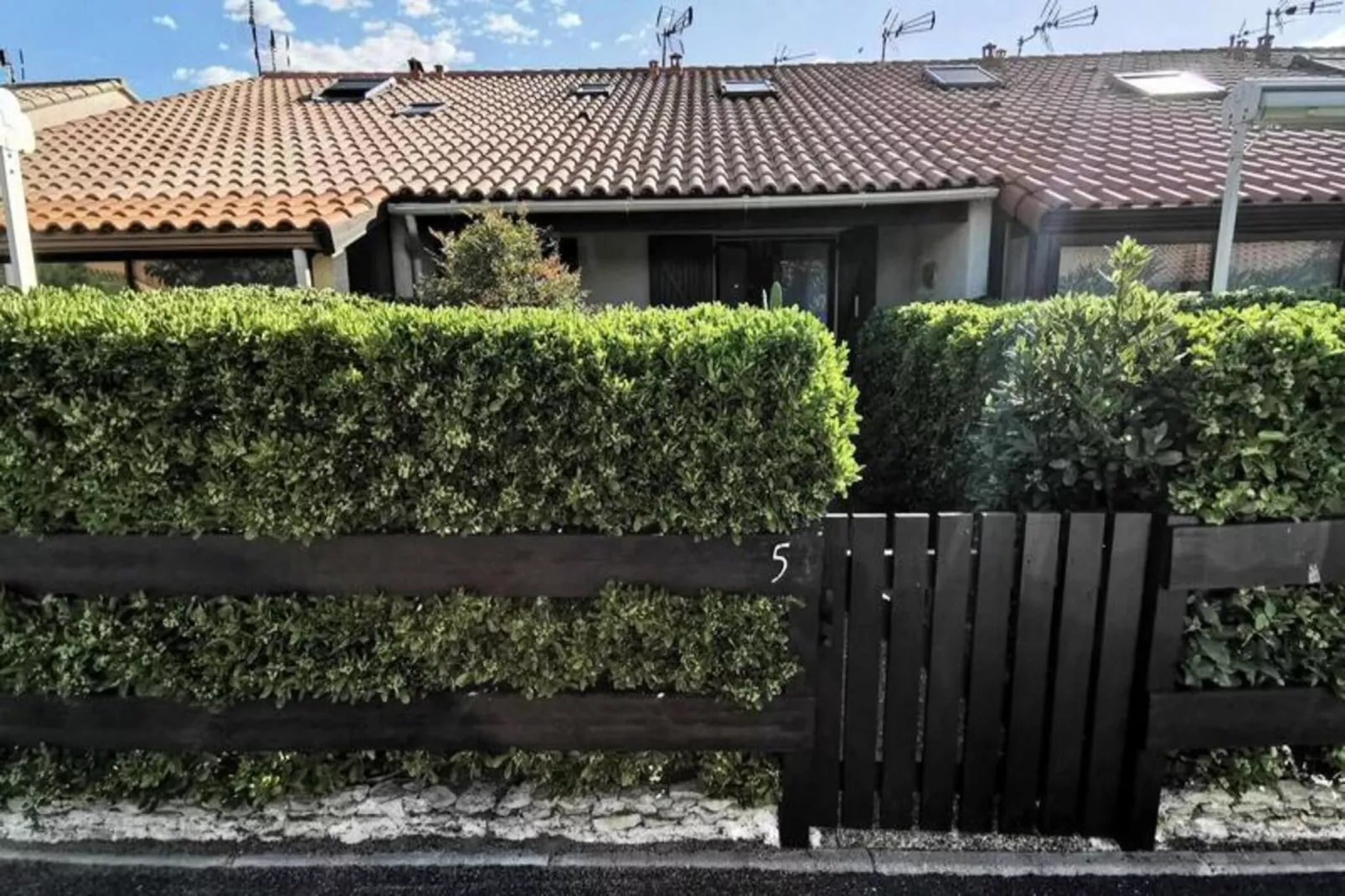 Résidence Village Merlin-Außenbereich Sommer