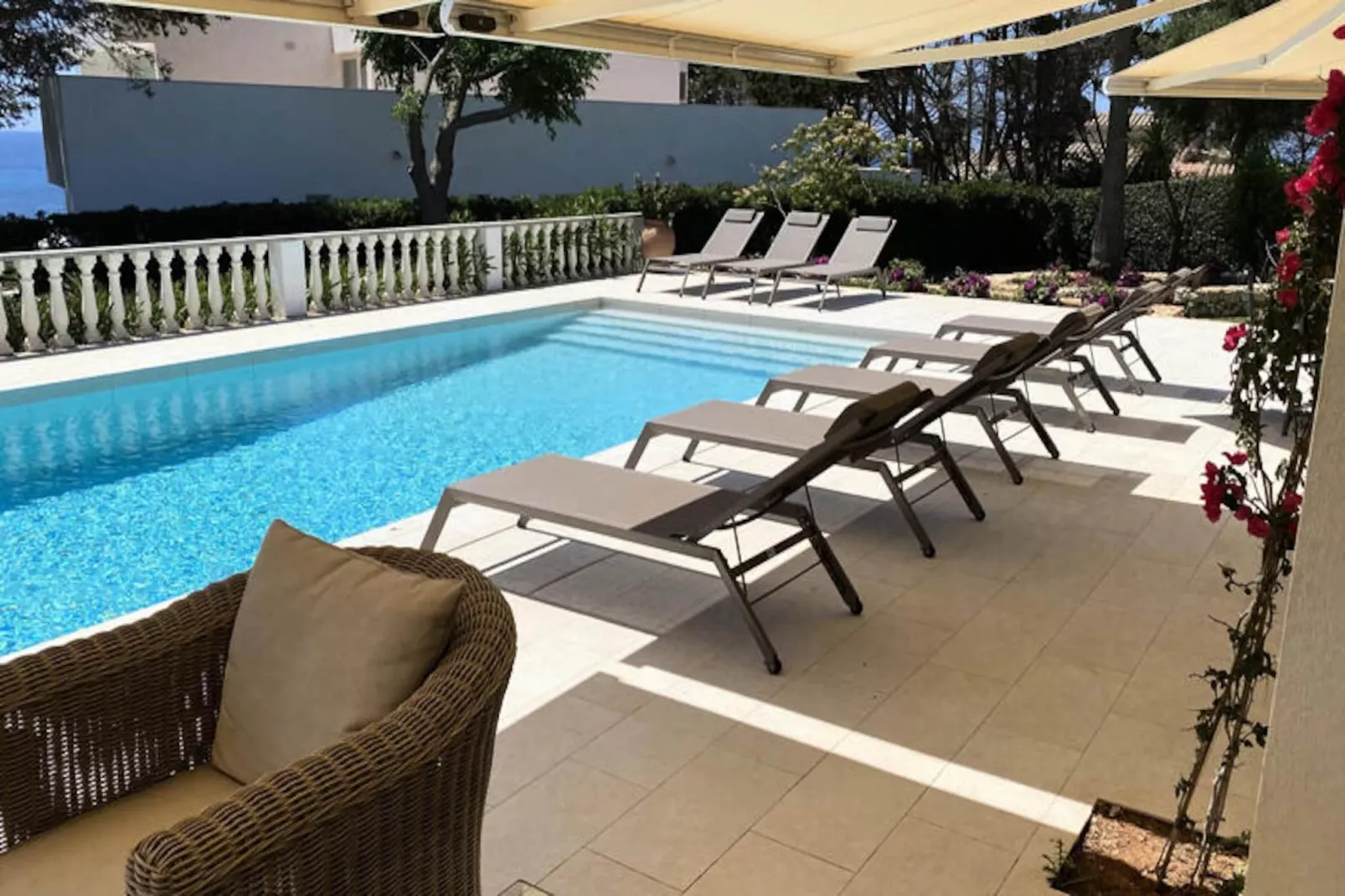 Maison à Binisafuller-Image-tags.