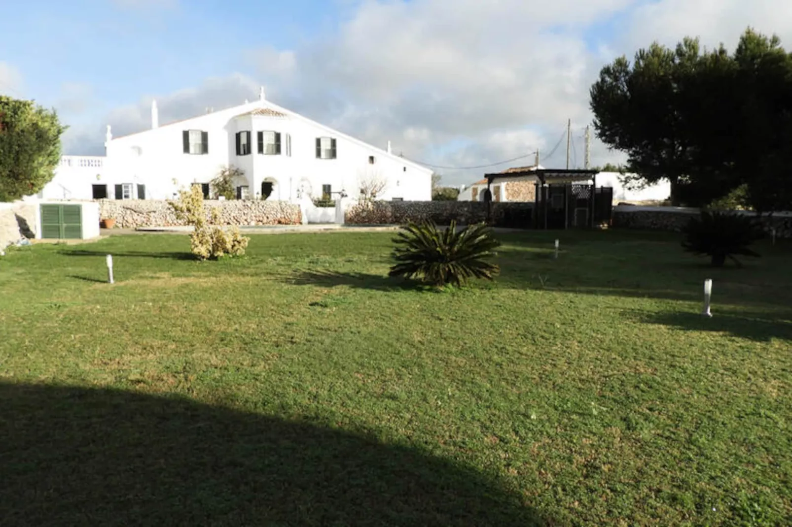 Maison à Son Bou-Image-tags.