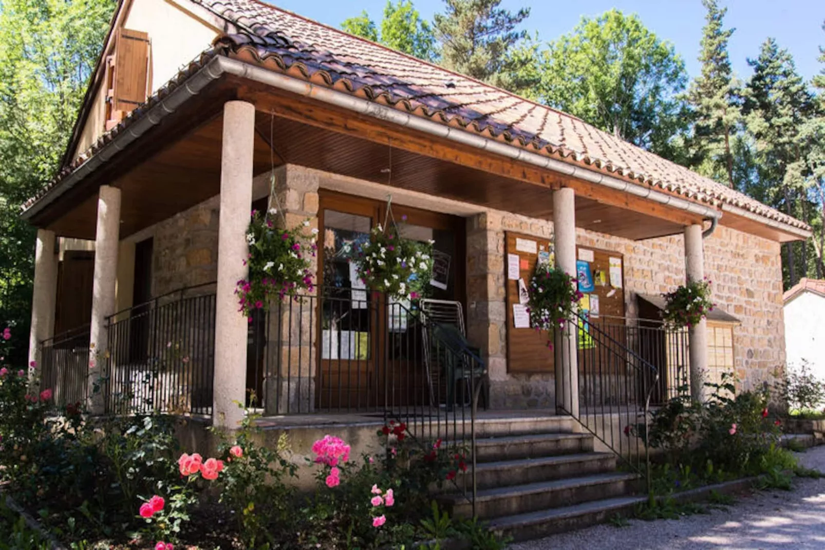 Maison à Le Malzieu Ville-Image-tags.