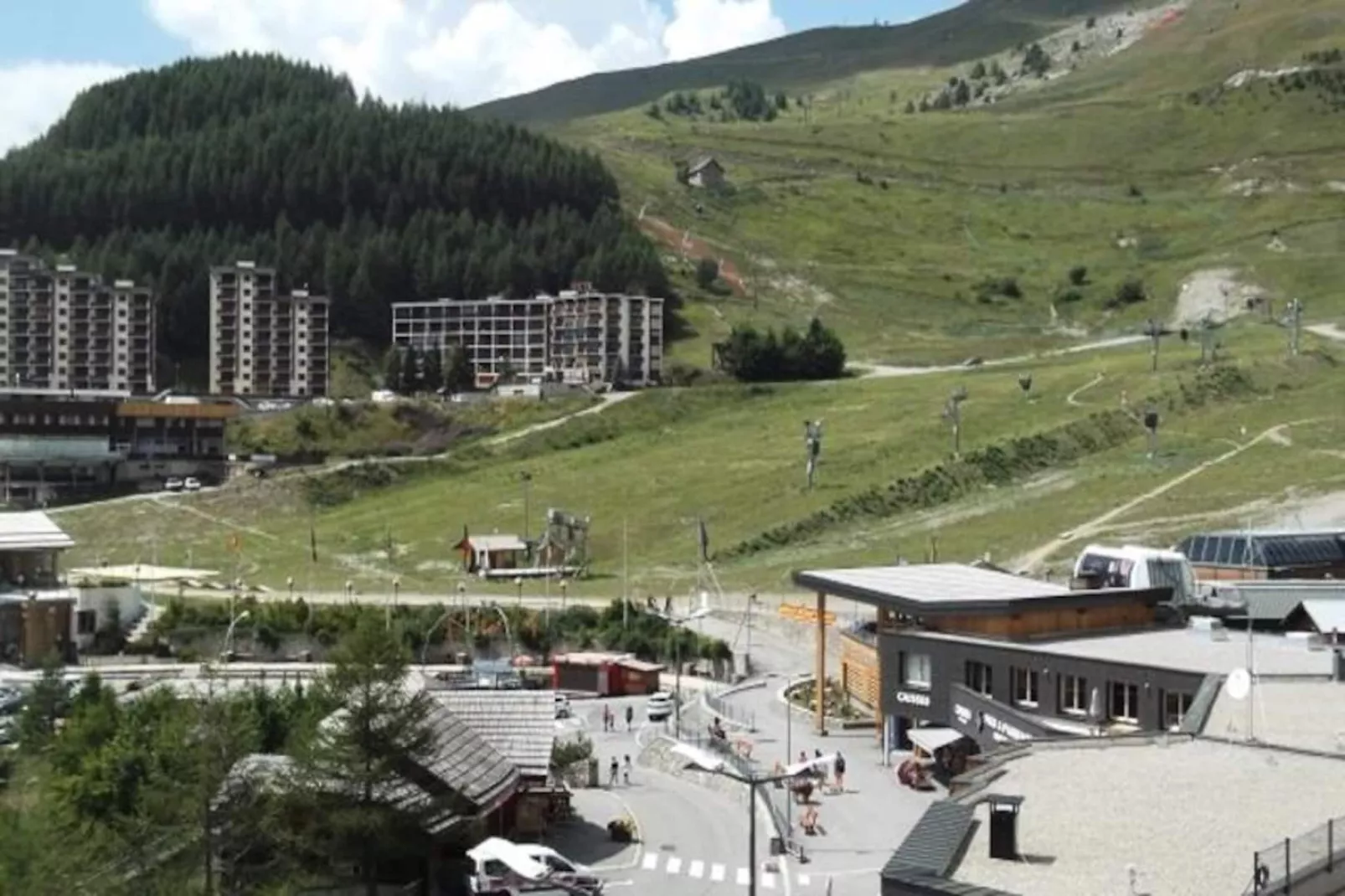 Résidence Rond-point-pistes I-Image-tags.