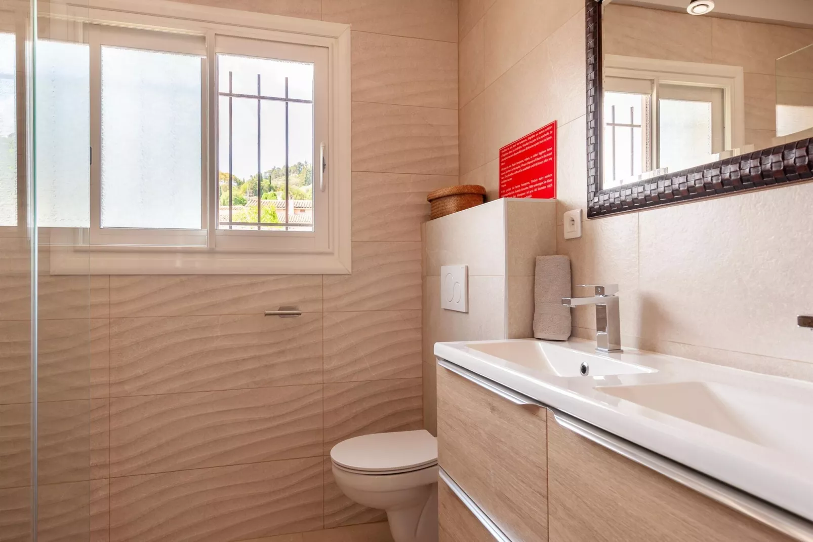 Cannelle-Bathroom