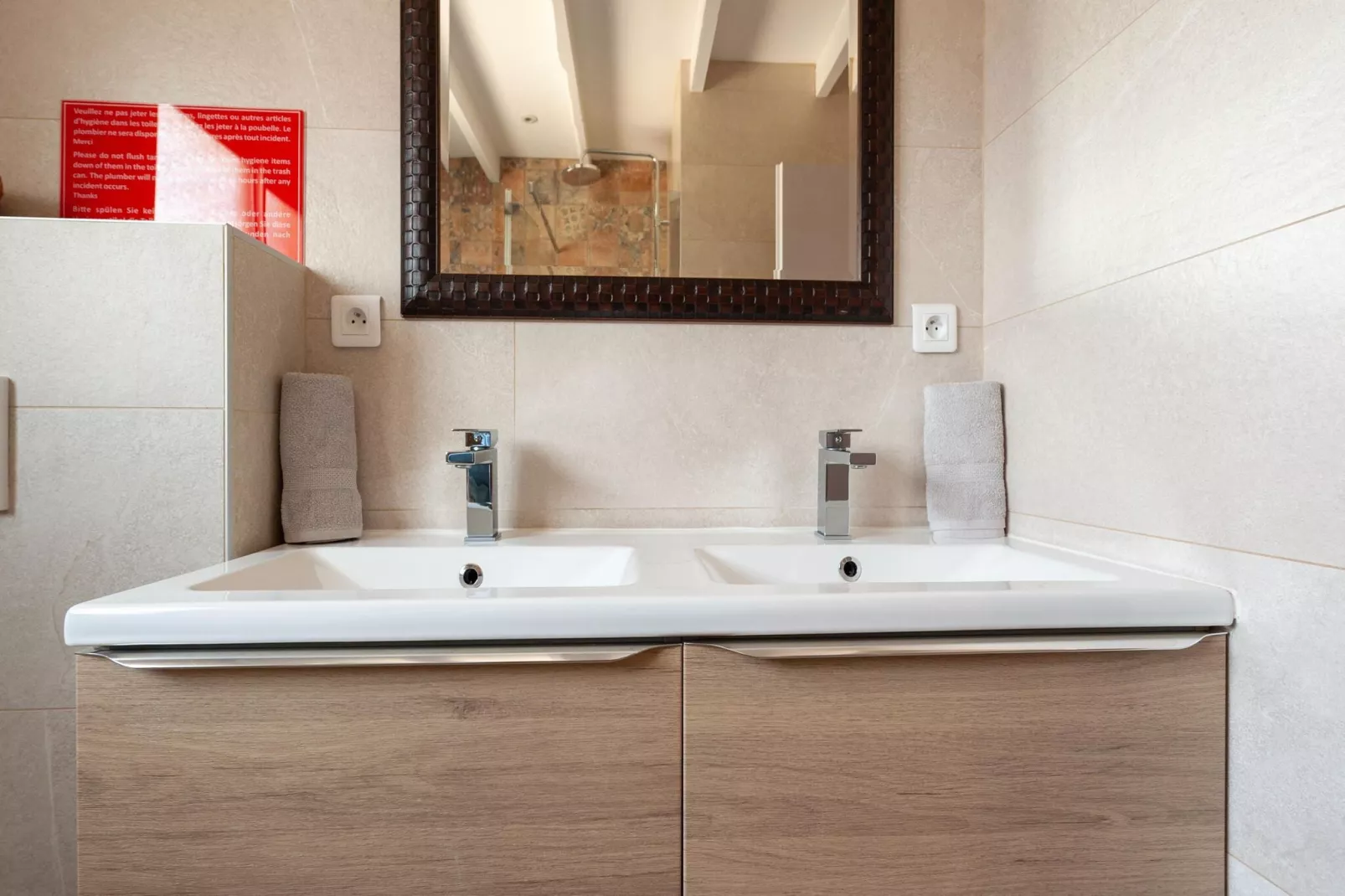Cannelle-Bathroom
