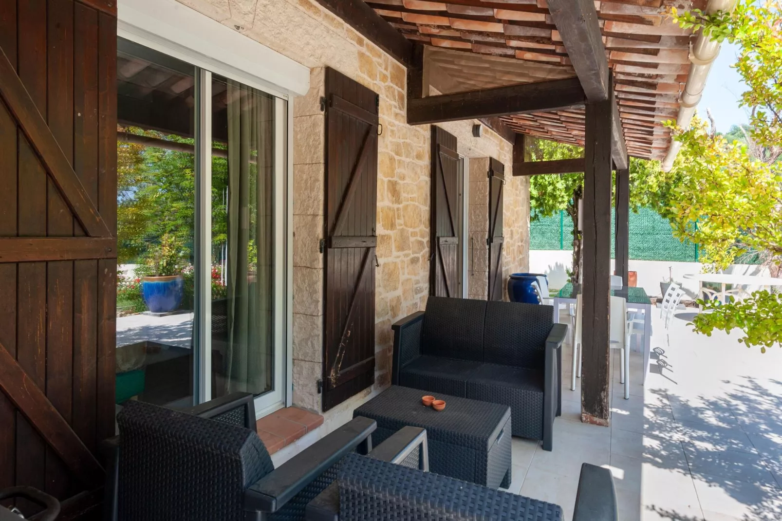 Cannelle-Terrace balcony