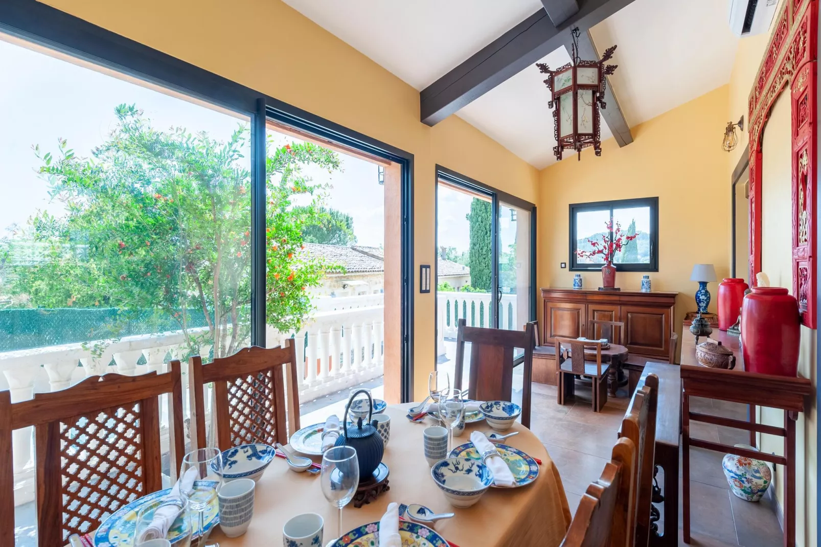 VILLA JEN'UKA-Dining room
