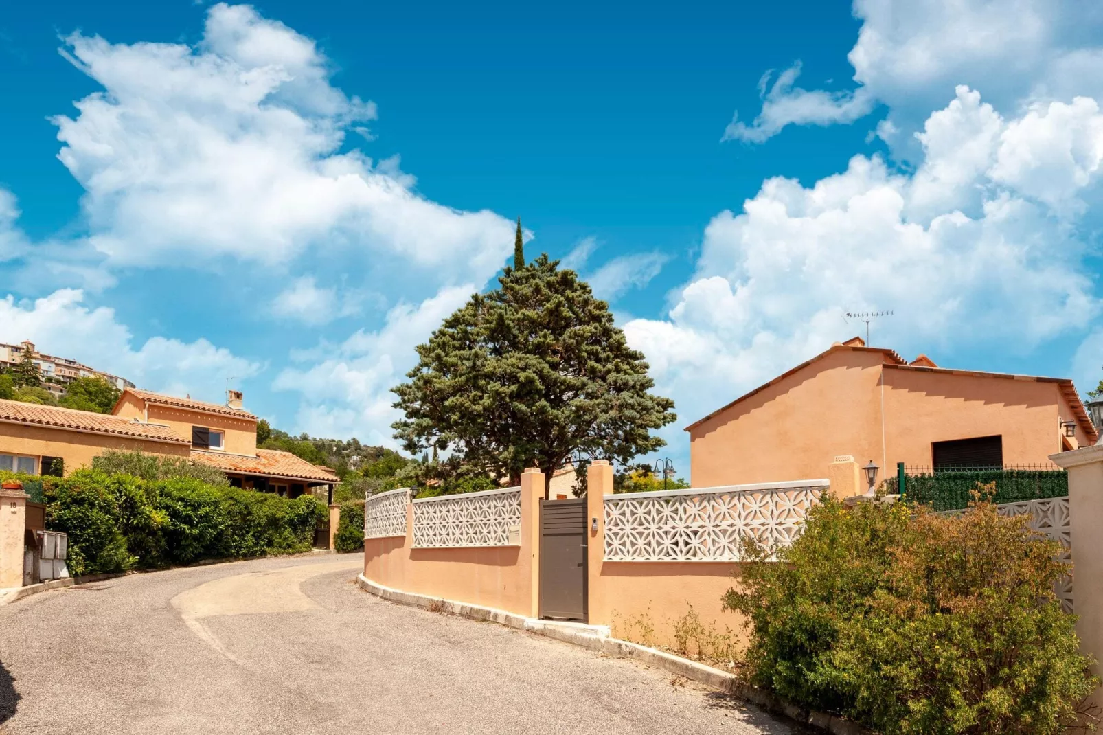 VILLA JEN'UKA-Exterior summer