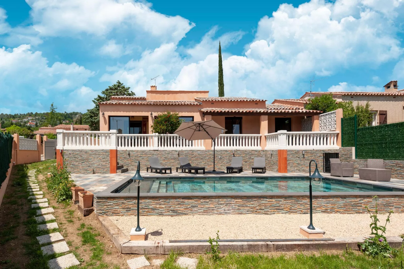 VILLA JEN'UKA-Exterior summer
