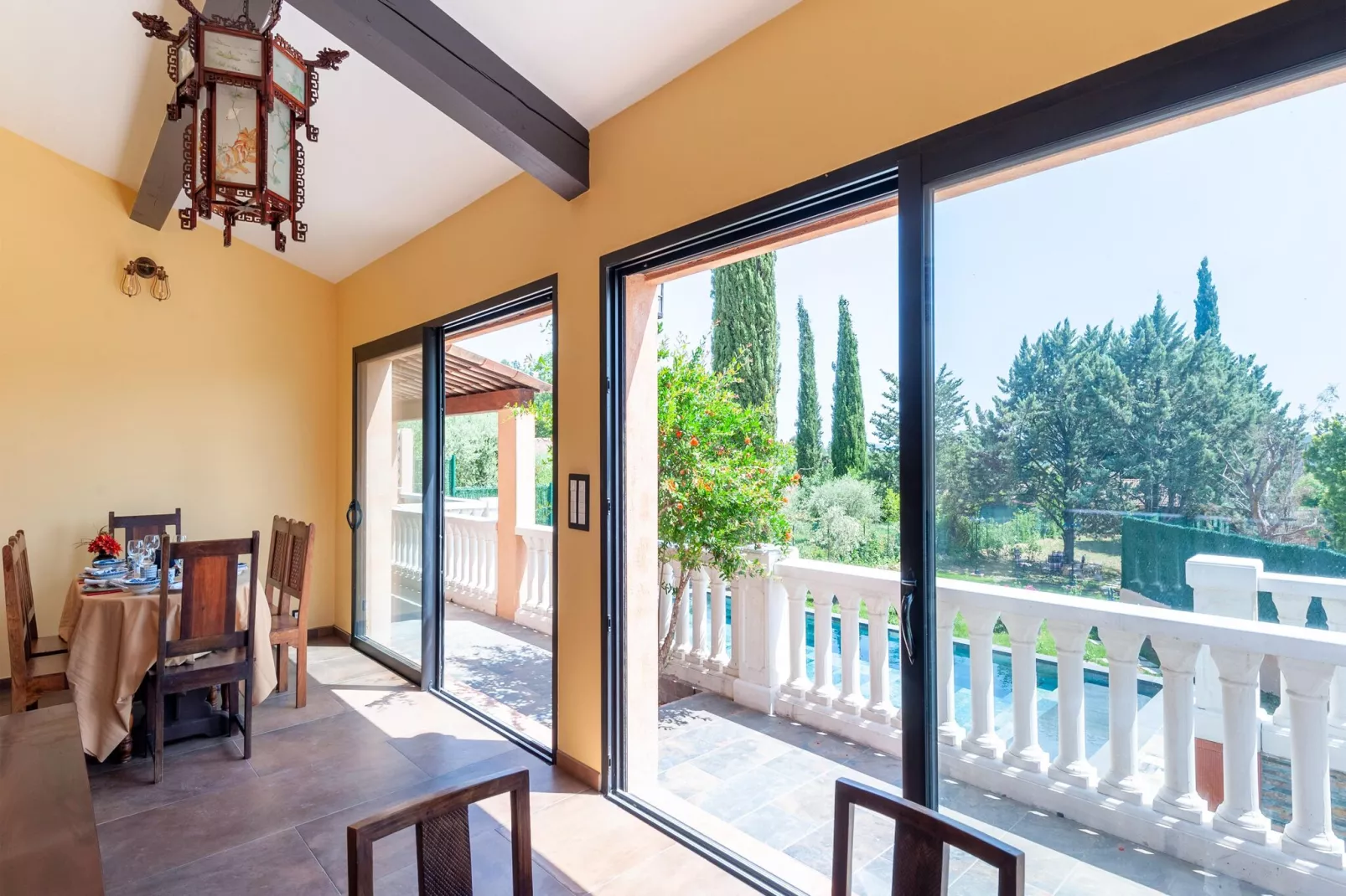 VILLA JEN'UKA-Dining room