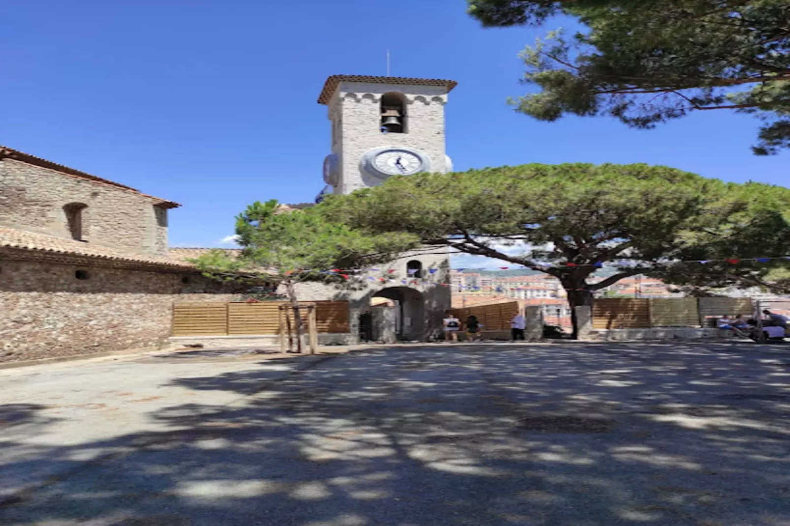 Résidence Charmant Studio Cannes Centre Id&eacute;al Congr&egrave;s Et Vacances ❤live In Gazagnair❤-Exterior in summer