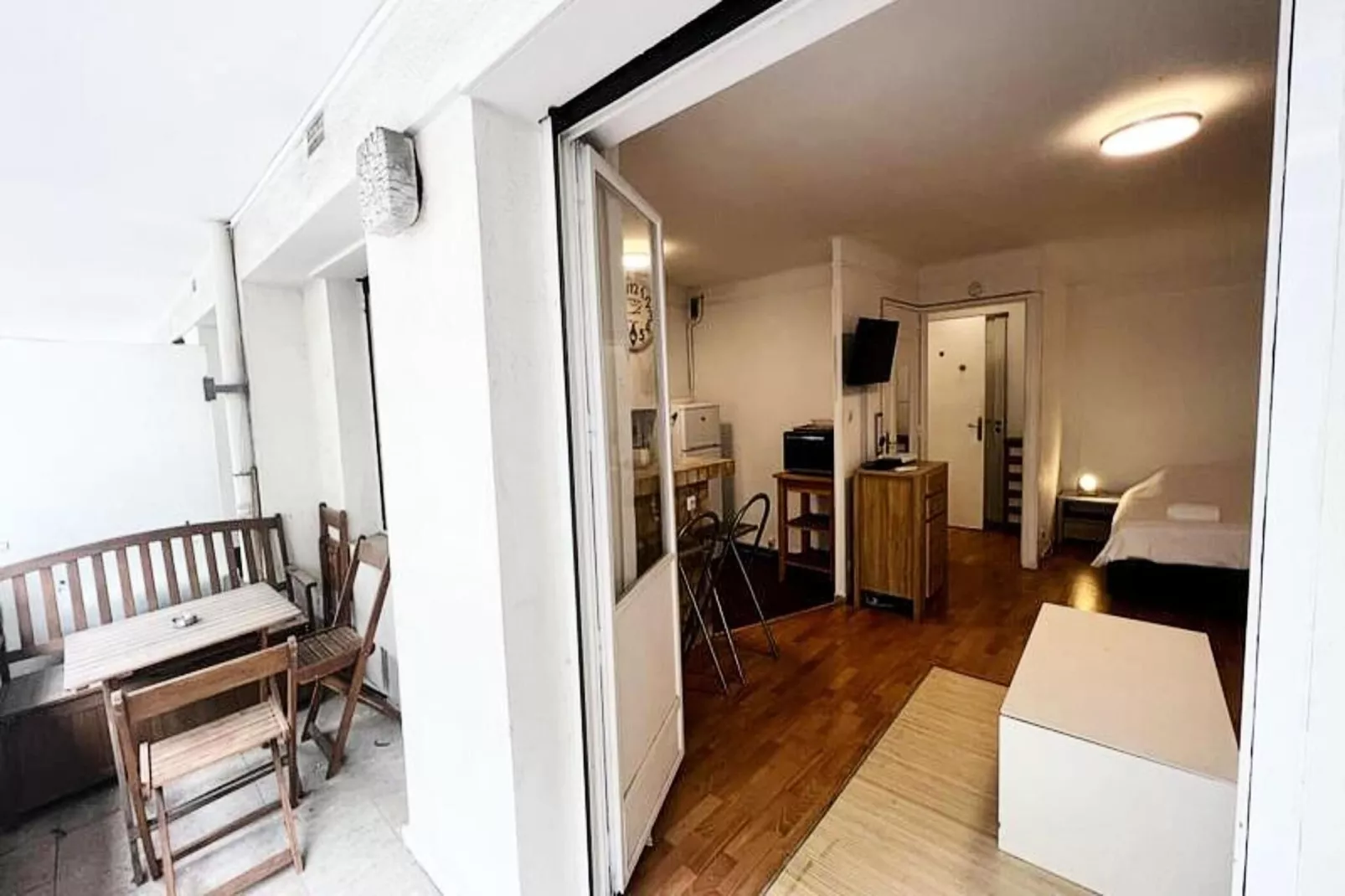 Résidence Studio Climatis&eacute; En Plein Centre Ville De Cannes &agrave; 2 Pas De Rue D'antibes-Ambiance