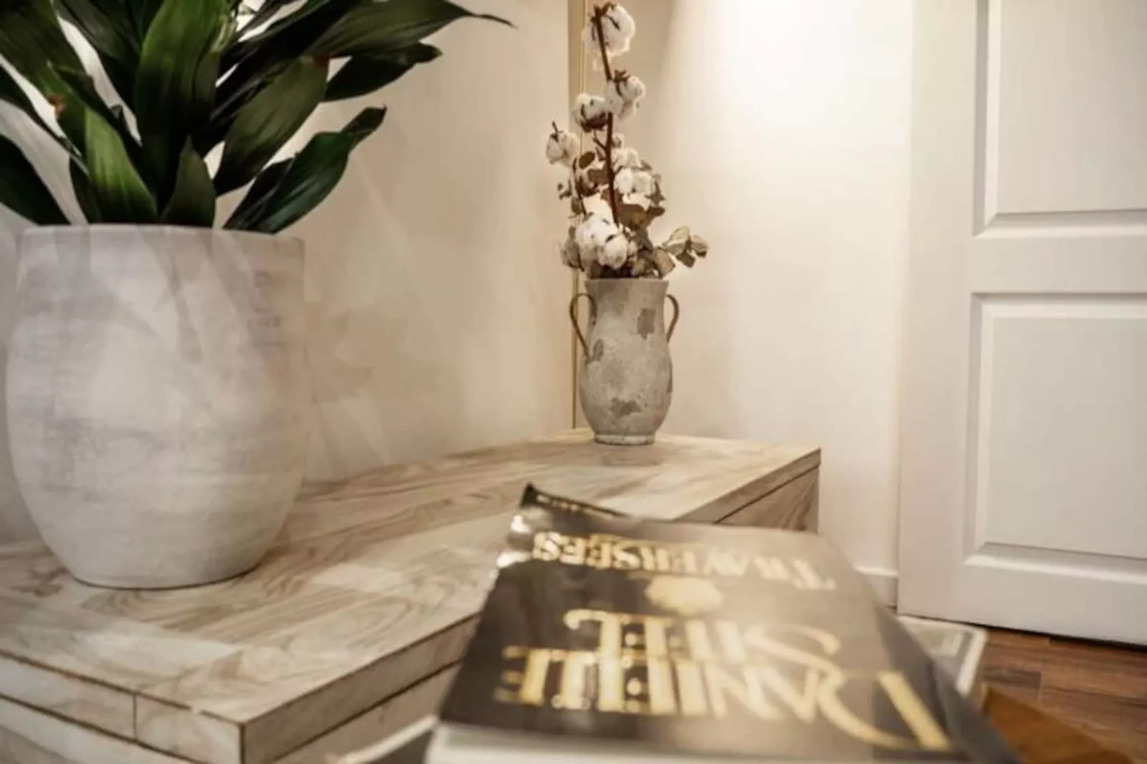 Joli Studio Climatisé - Vieil Antibes-Image-tags.