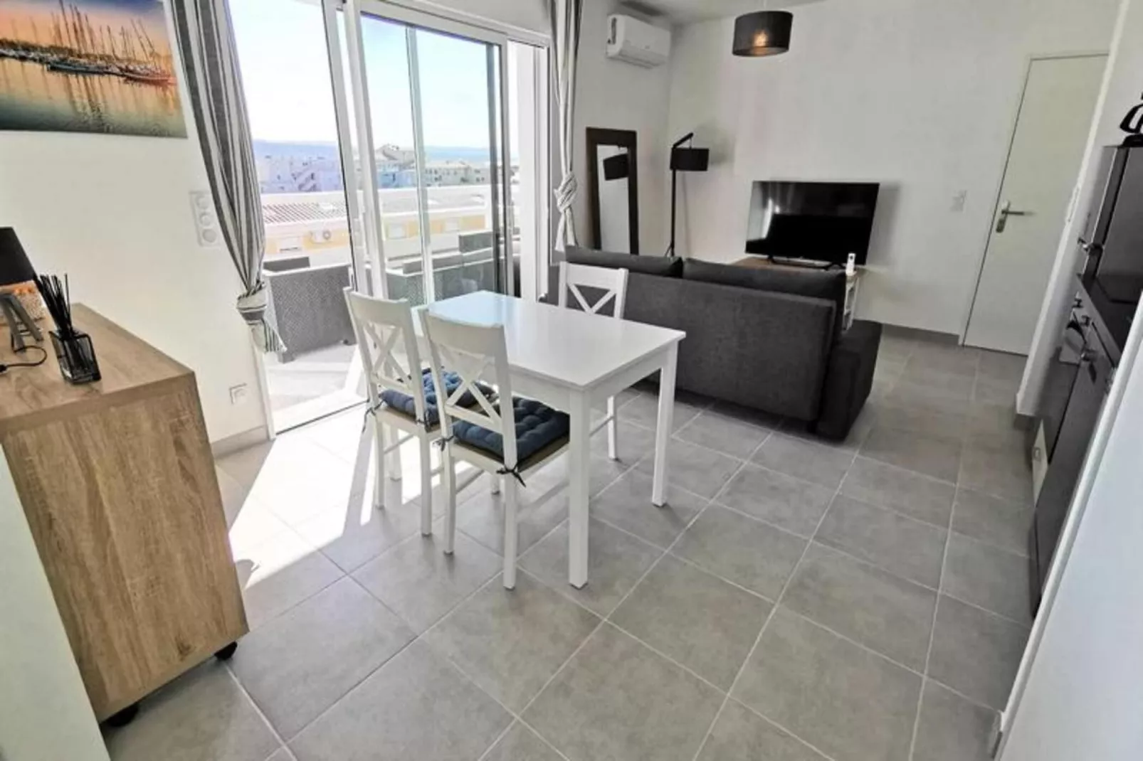 Résidence Les Voiles Blanches-Dining room