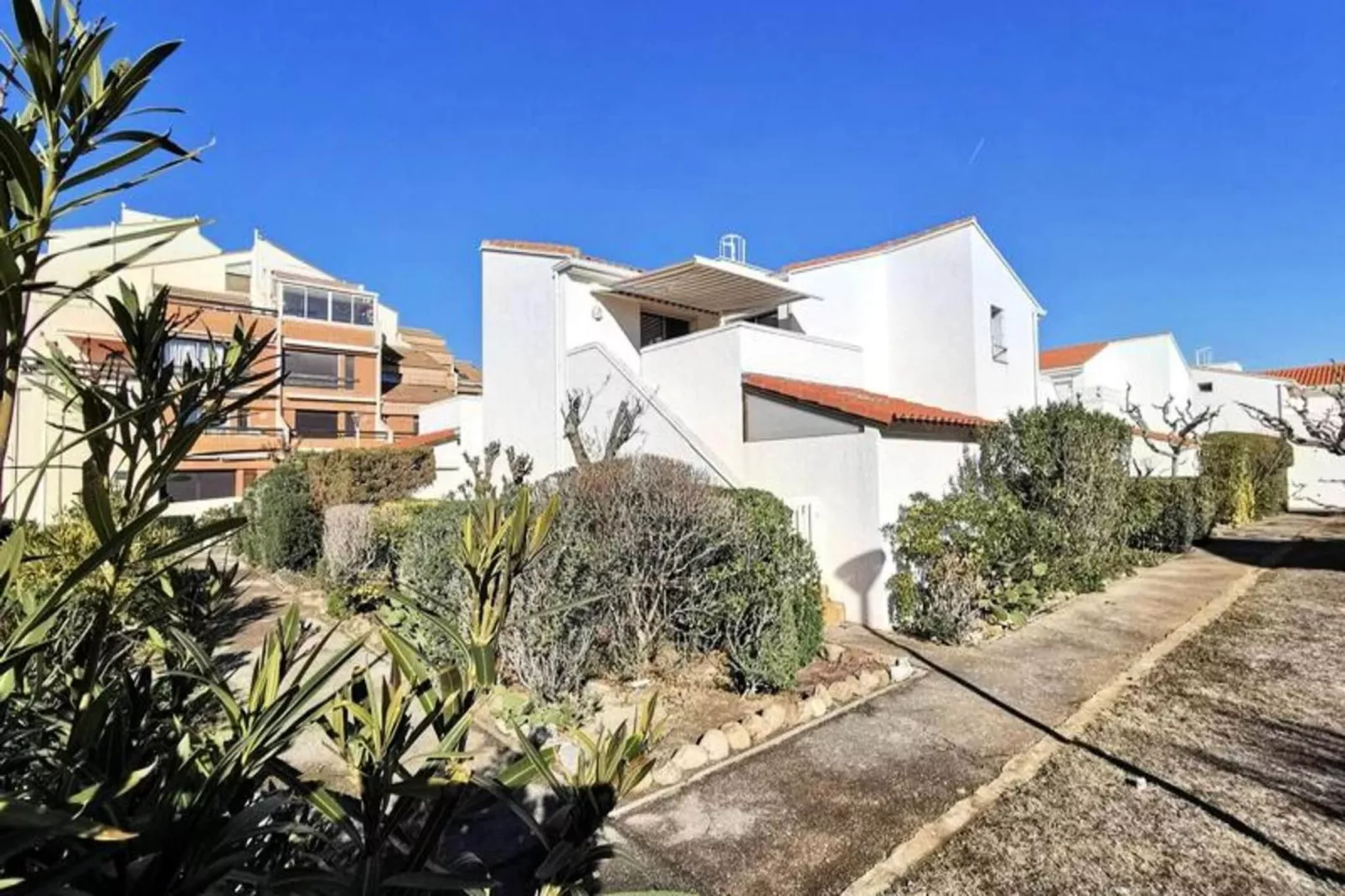 Résidence Les Zodiaques-Exterior in summer