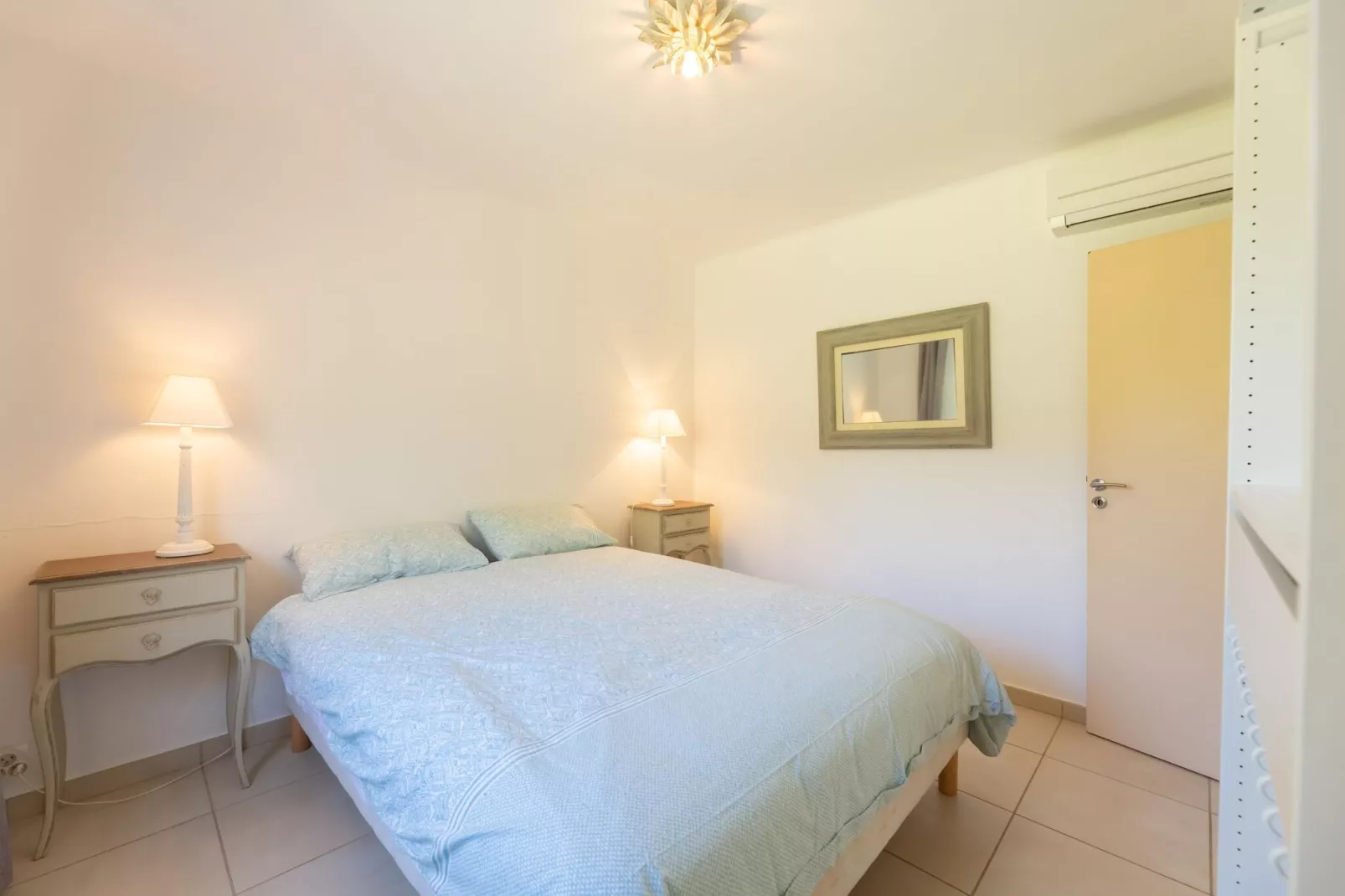 Romarins-Bedroom