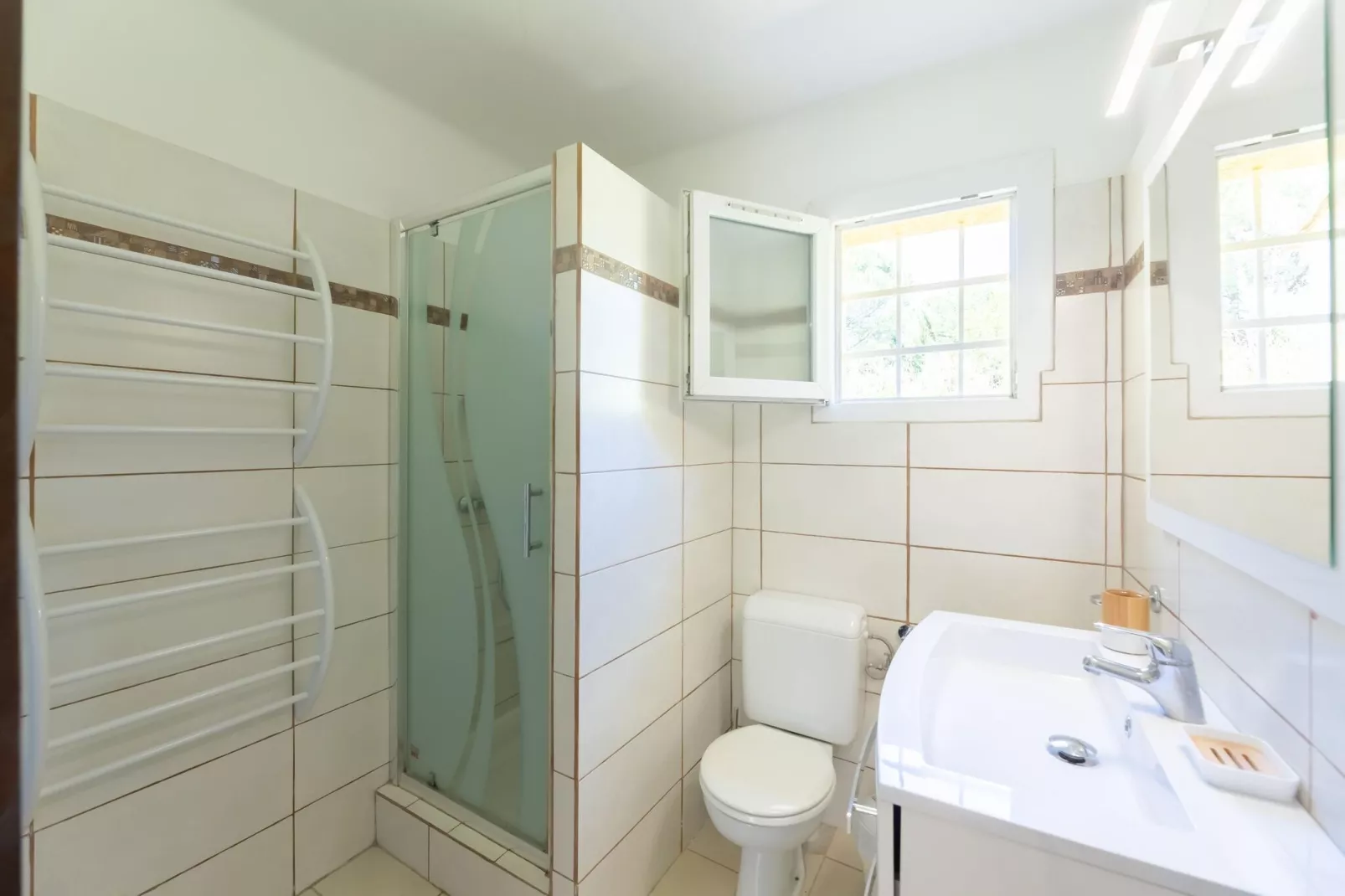 Romarins-Bathroom
