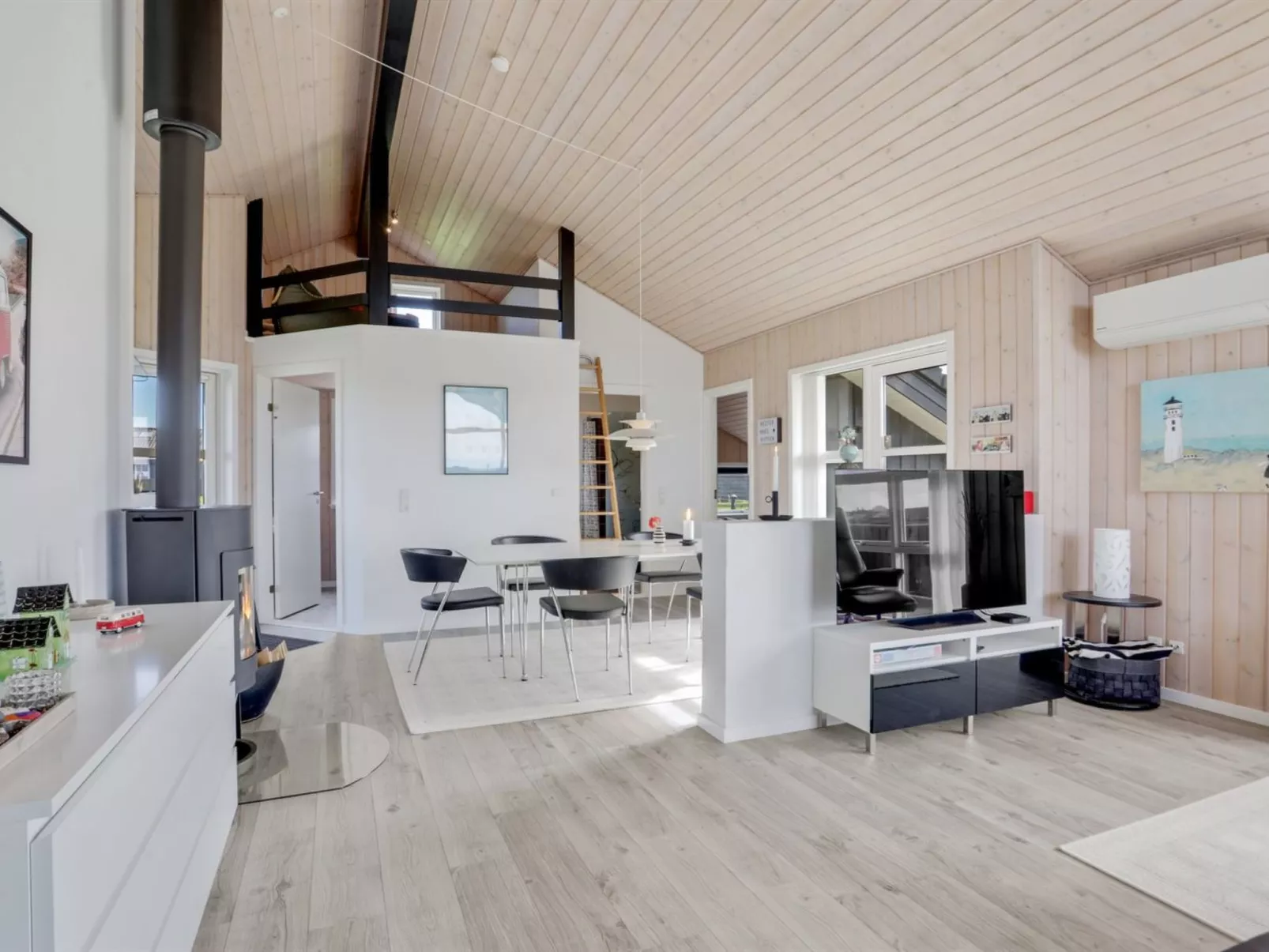 "Anthea" - 450m from the sea-Inside