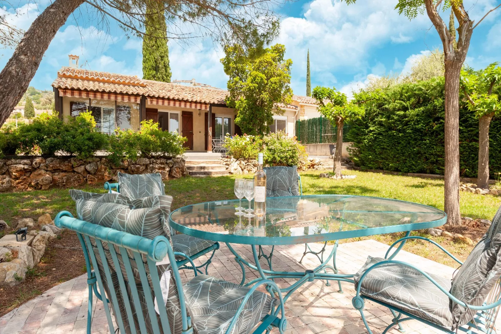 Villa Isclawa-Gardens summer