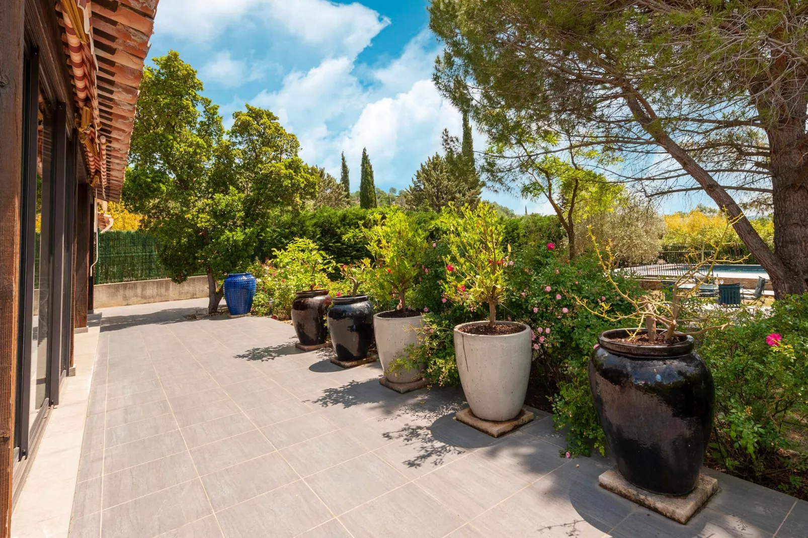 Villa Isclawa-Gardens summer