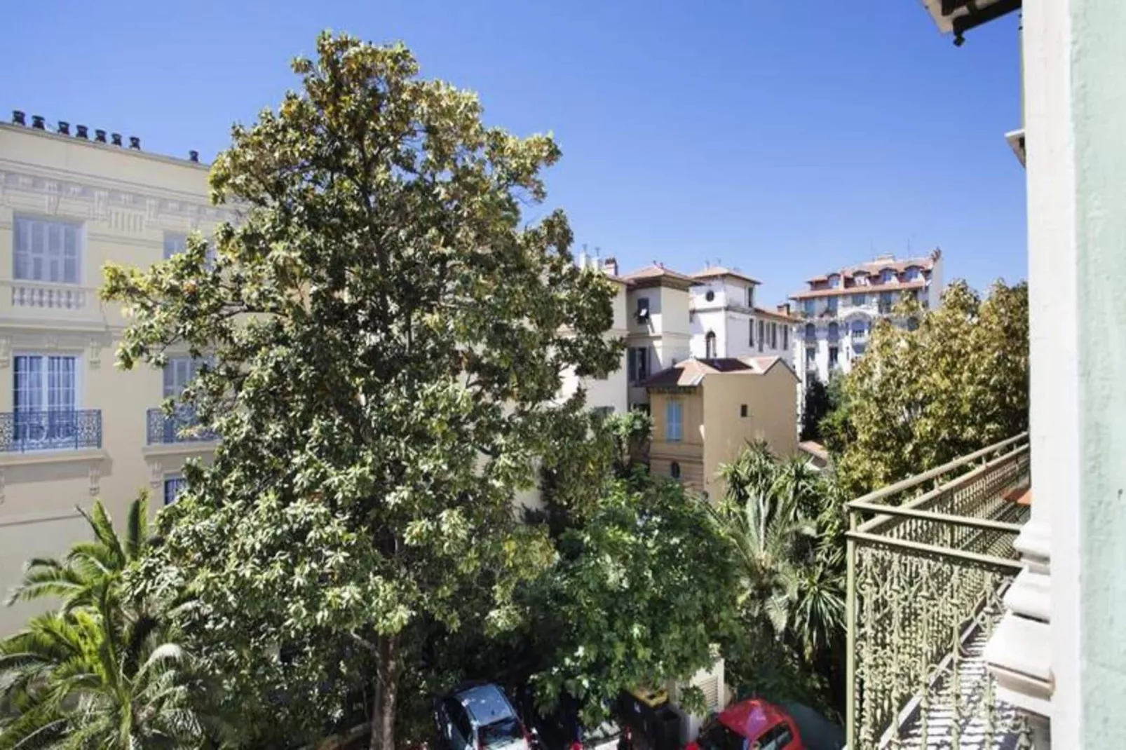 Appart'hôtel Odalys Palais Rossini-Exterior in summer