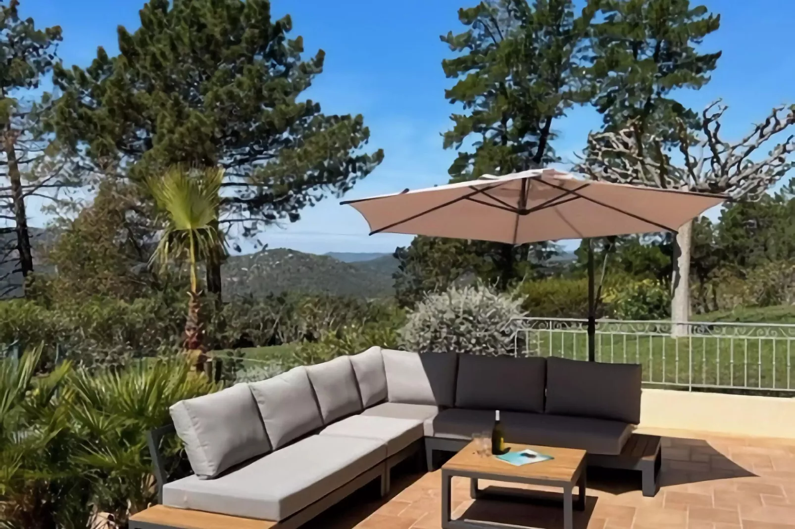 Villa Aramis-Terrace balcony