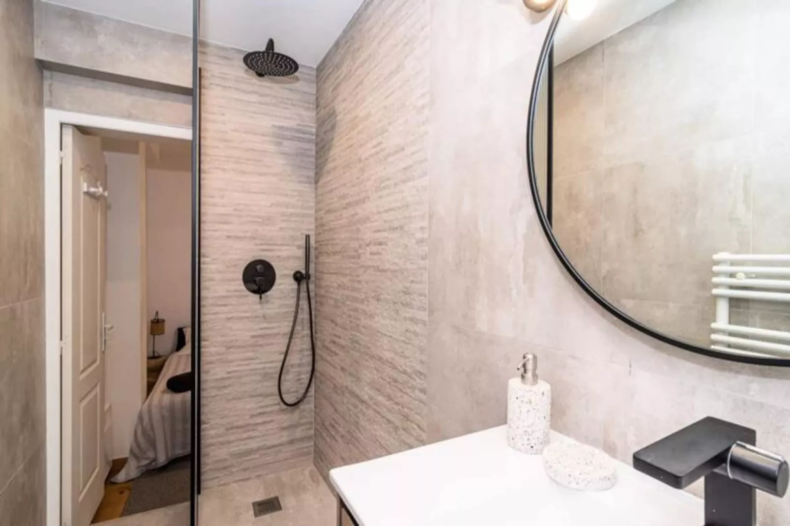 Cozy Lumineux 3 Pcs Cannes Vieux Port Palais Festivals 1 Mn Olam Properties-Image-tags.