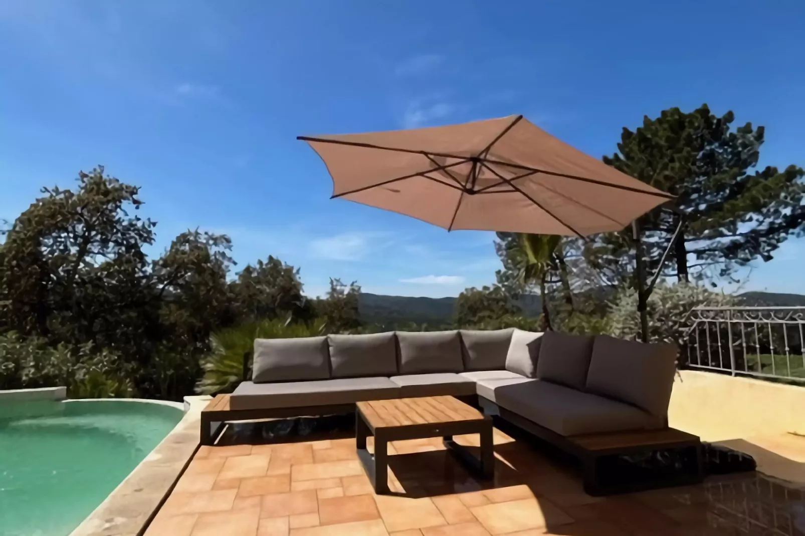 Villa Aramis-Terrace balcony