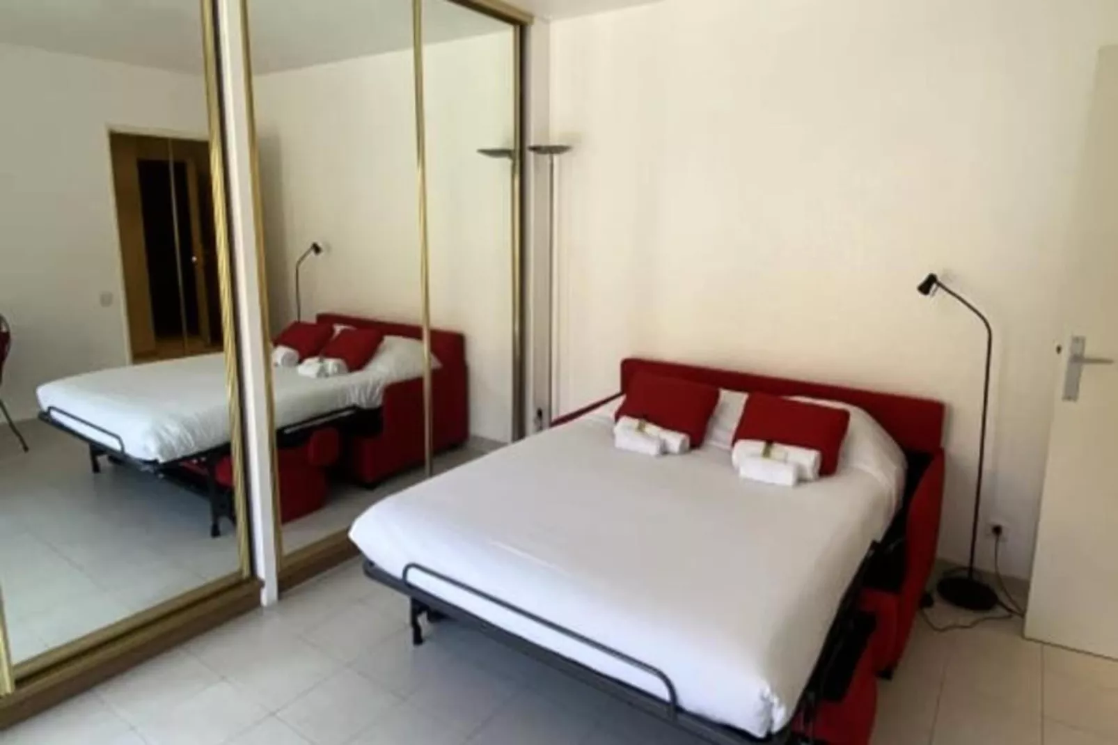 Résidence Coeur De La Rue Meynadier-Bedroom