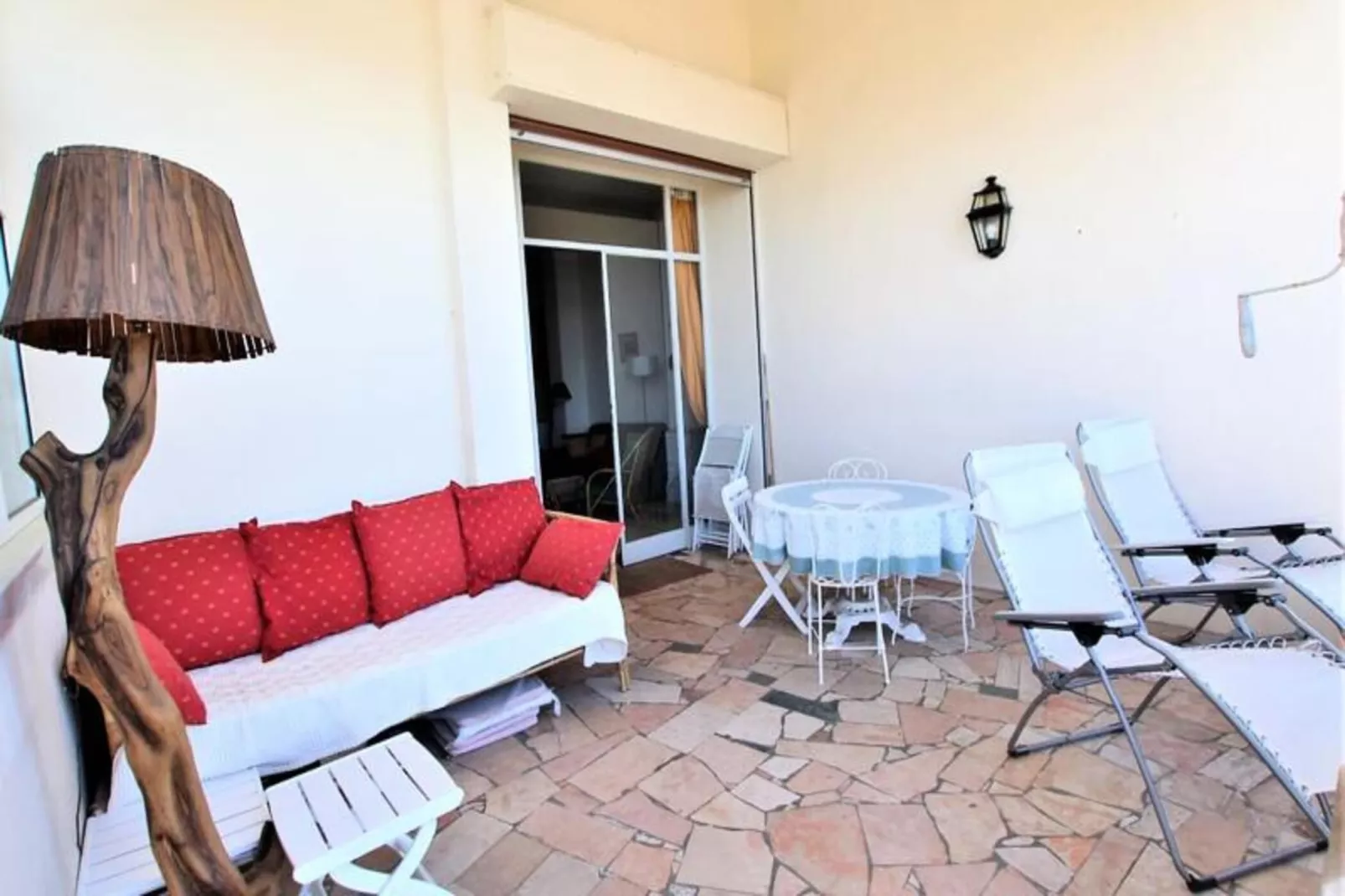 Résidence Appartement 145 M2 Face &agrave; La Mer / Acc&egrave;s Priv&eacute; &agrave; La Mer-Exterior in summer