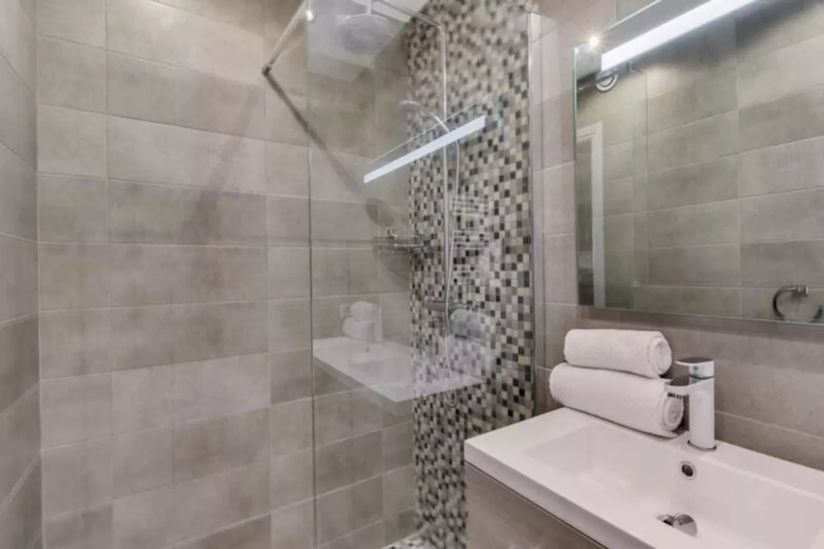 Résidence Terrasse Avec Vue Mer Panoramique Piscine Parking Cannes Centre ☀live In Ca-Image-tags.