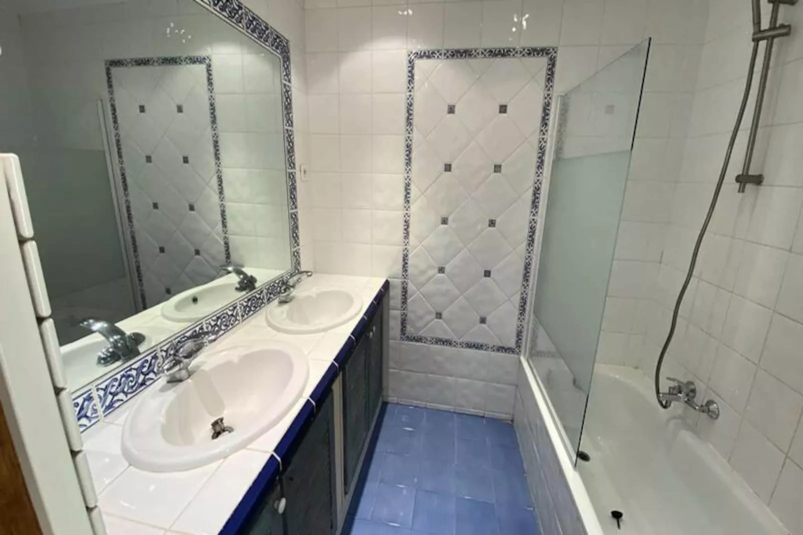 Résidence Rouviere-Image-tags.