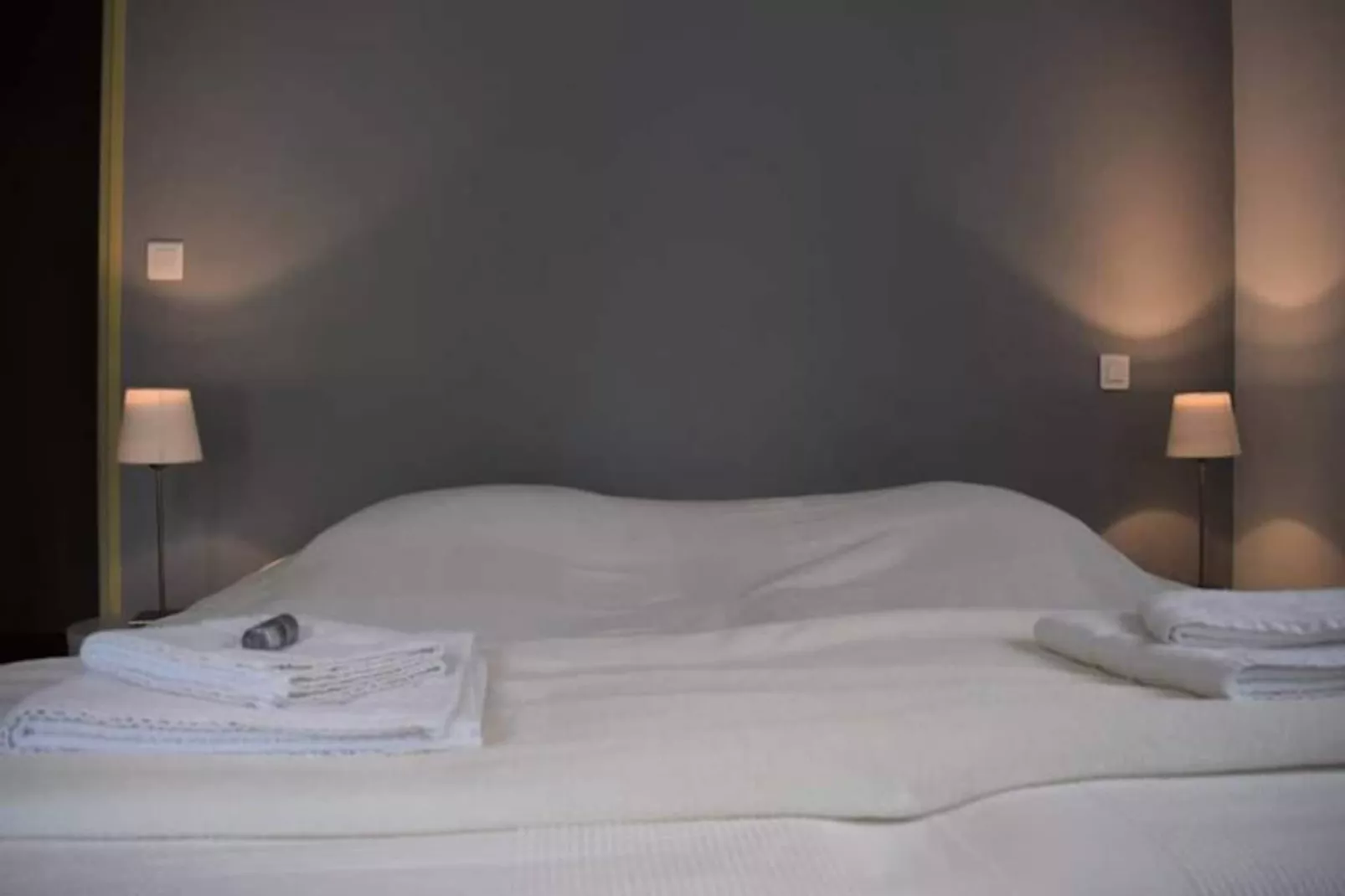 Maison Marie, Authenticit&eacute; Sur Le Golf De Pont Royal-Image-tags.