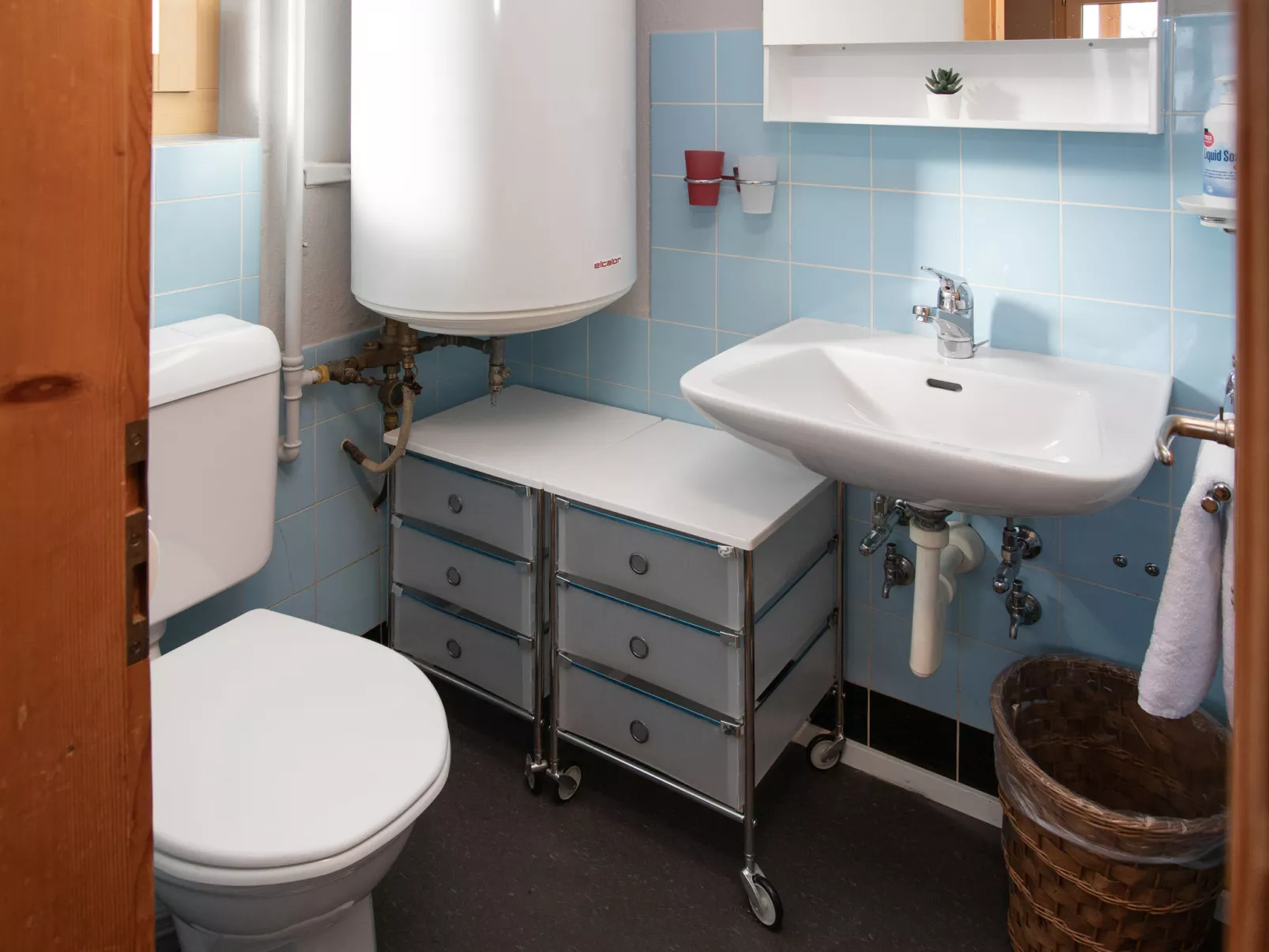 Jungfrau a d Ledi-Drinnen