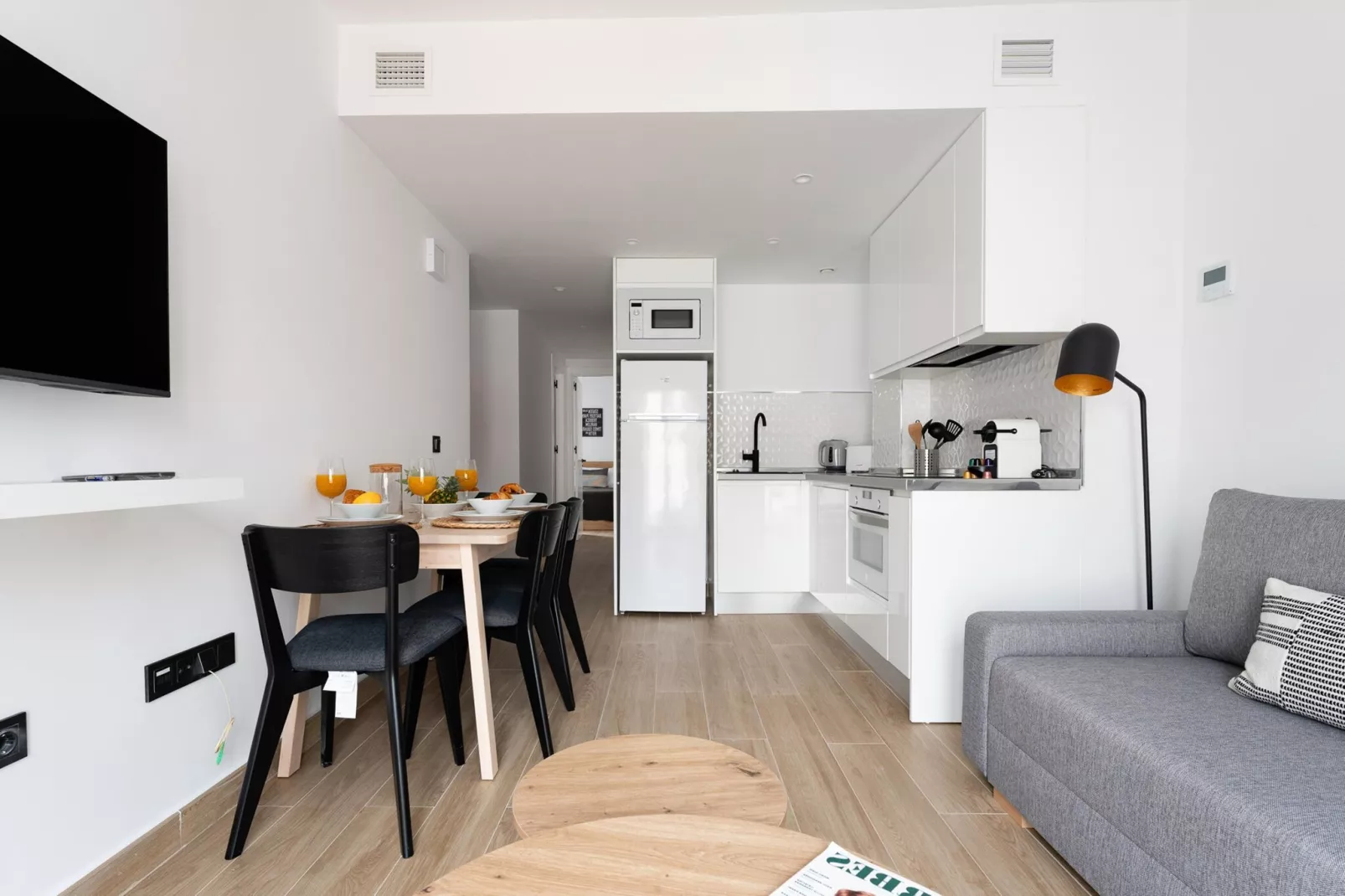 CT 326 - Faro's Fuengirola Prime Location - Boutique Apartment-Living room