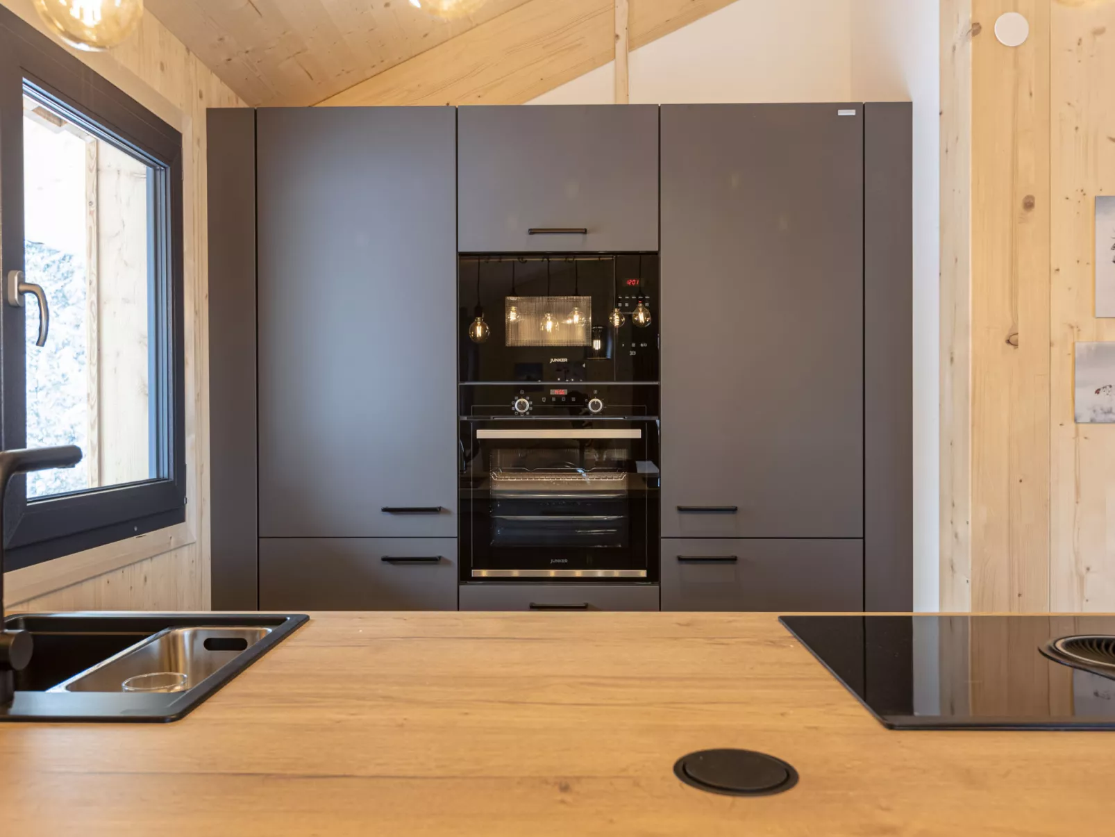 Superior mit Sprudelbad innen-Inside