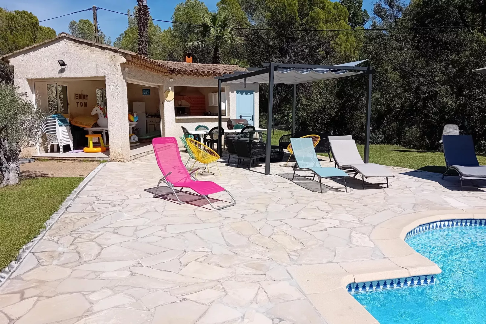 Les Merlettes-Pool