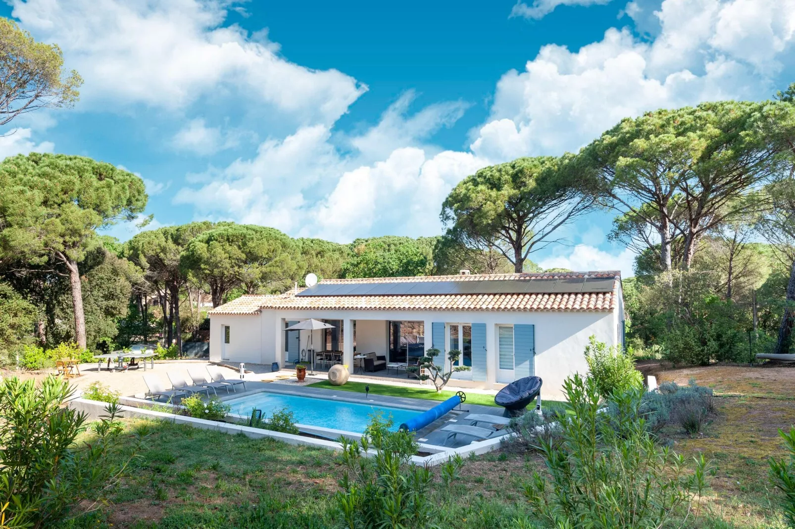 Le Rey-Exterior summer