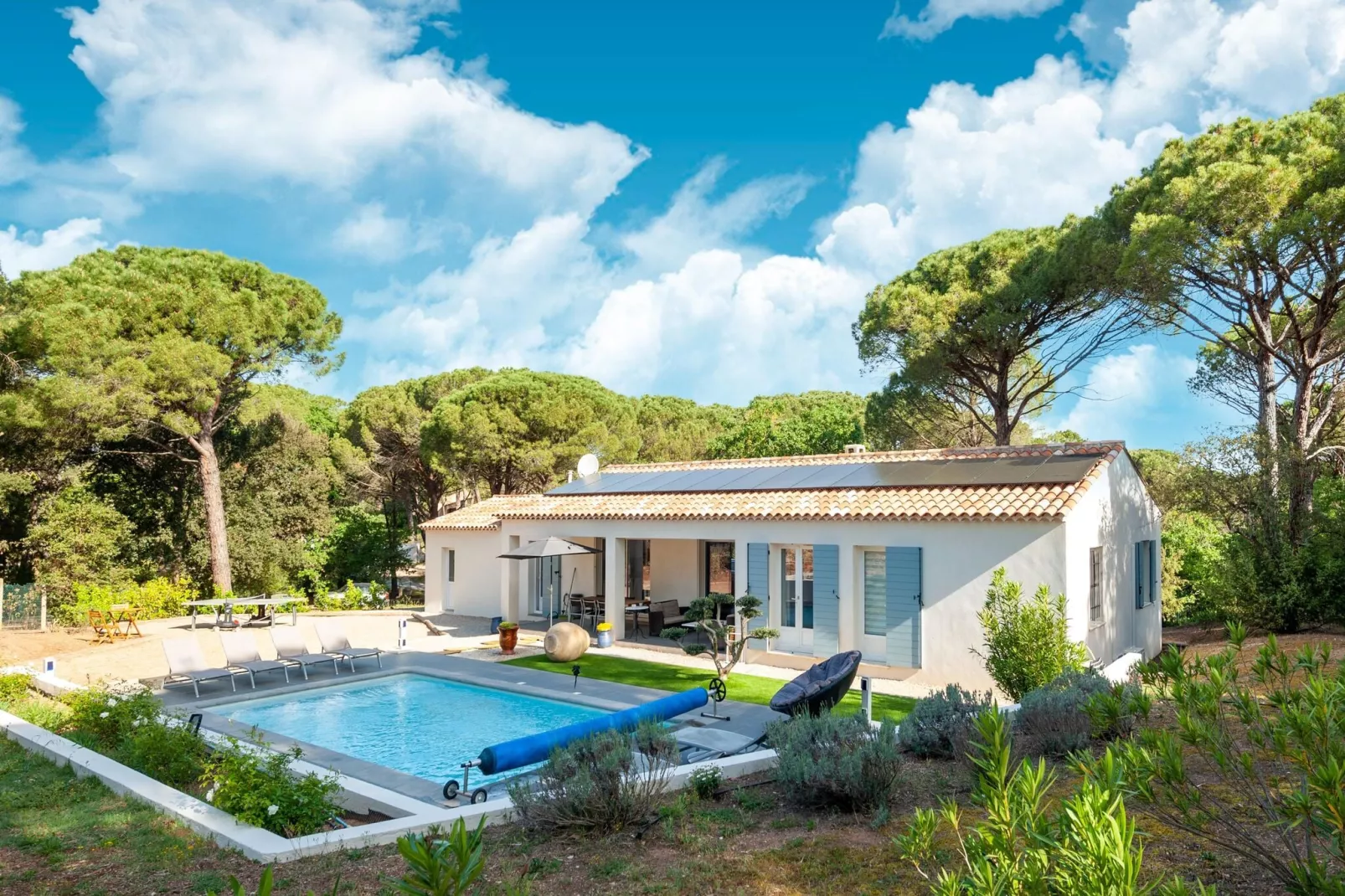 Le Rey-Exterior summer