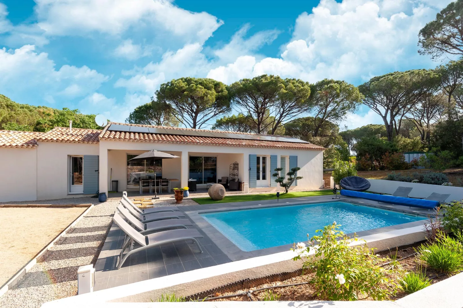 Le Rey-Exterior summer