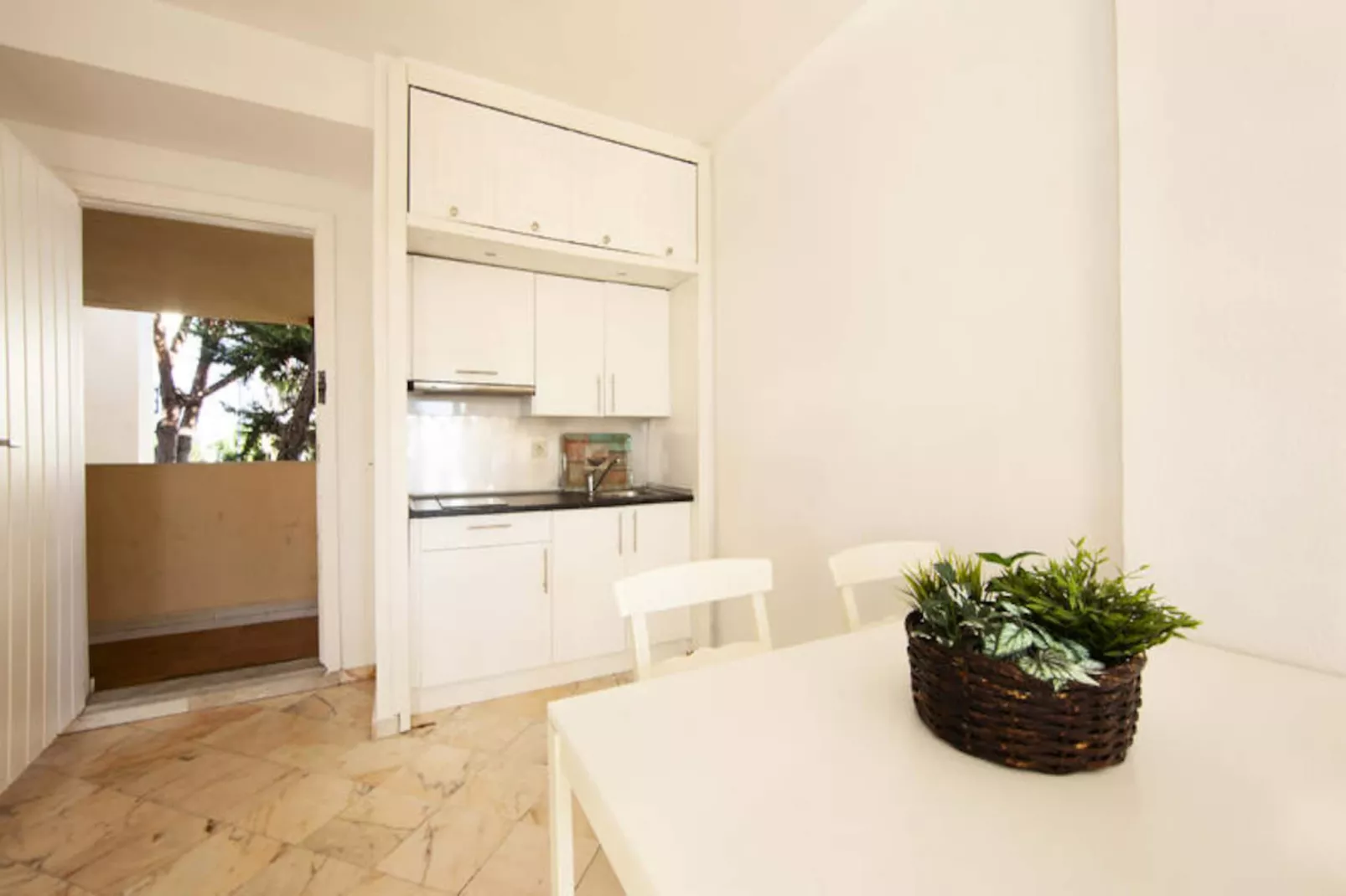 Studio à Marbella-Image-tags.