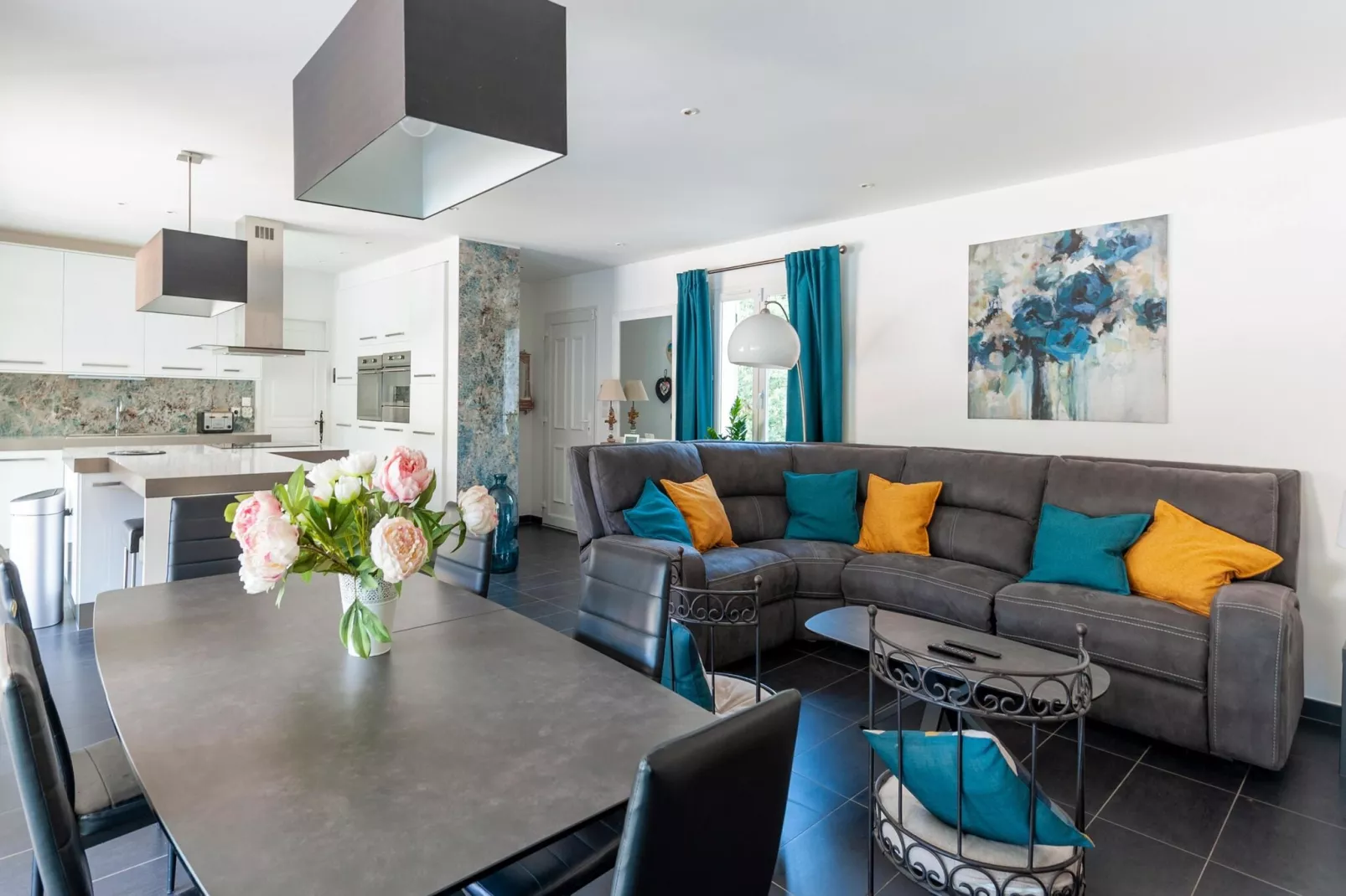 Le Rey-Living room