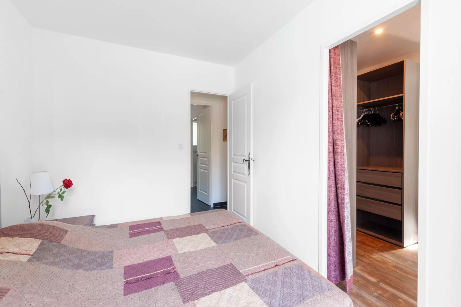 Le Rey-Bedroom