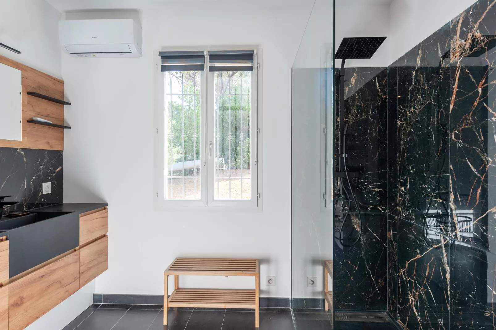 Le Rey-Bathroom