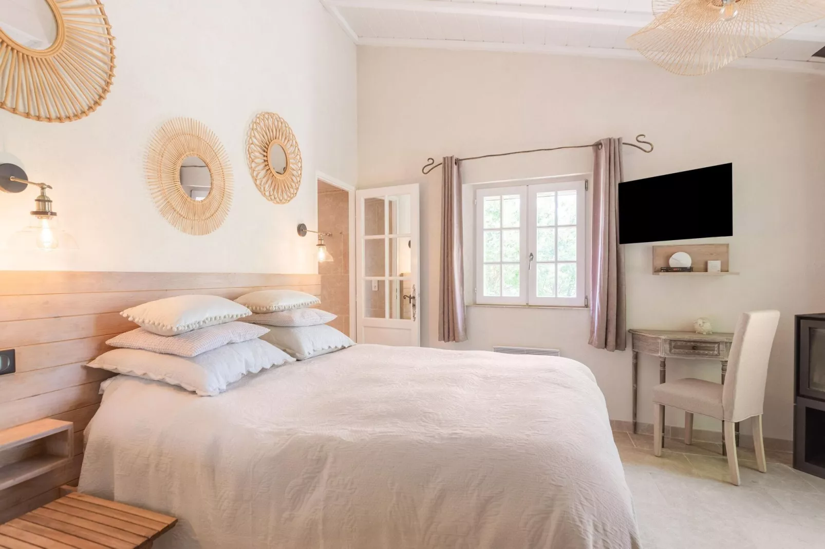 Bergerie Caseneuve-Bedroom