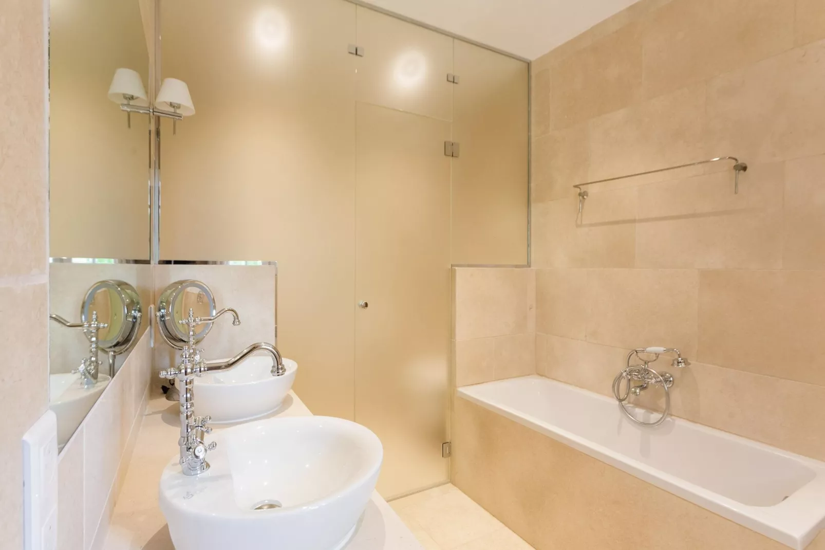 Bergerie Caseneuve-Bathroom