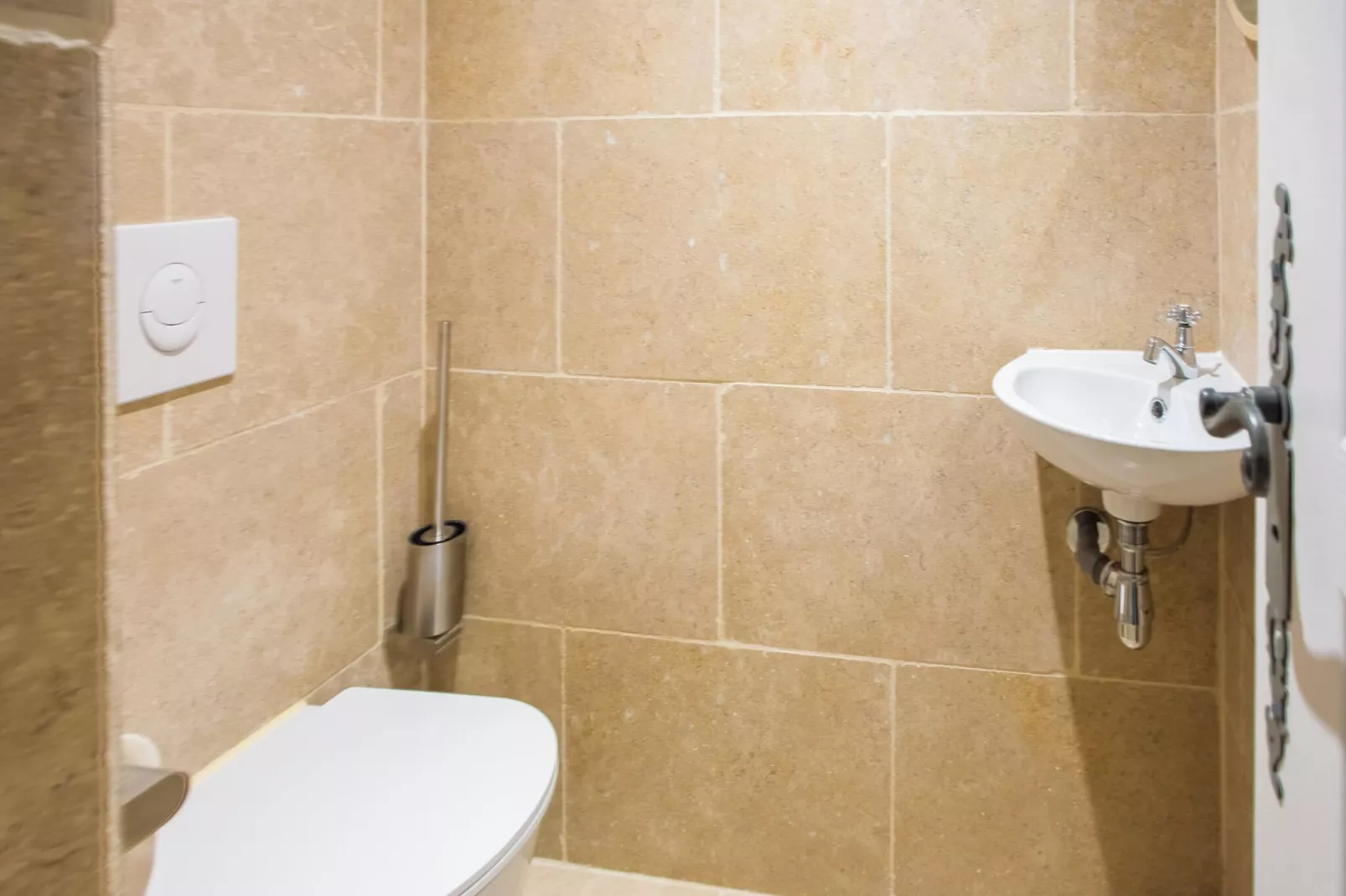 Bergerie Caseneuve-Bathroom