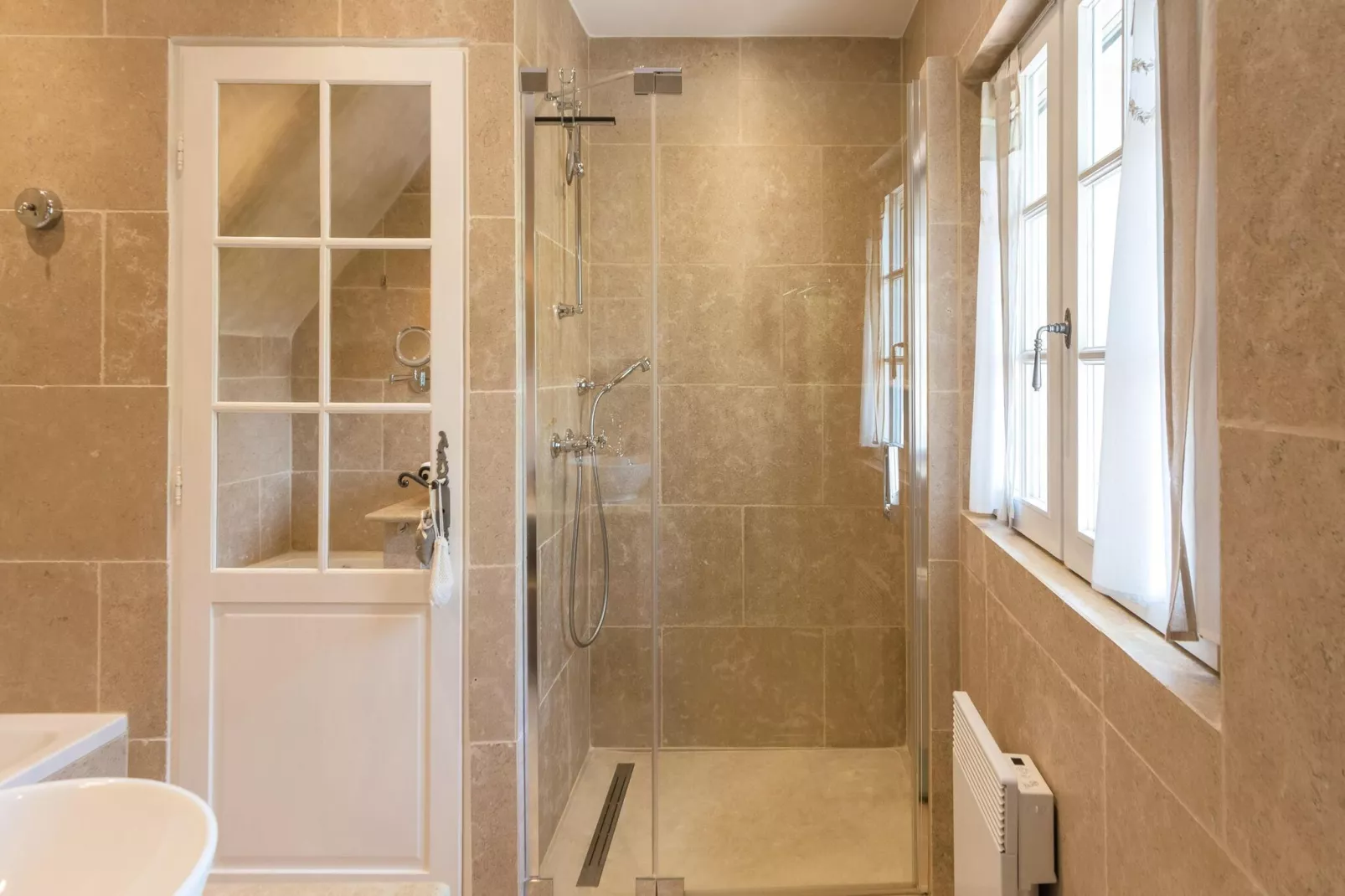 Bergerie Caseneuve-Bathroom