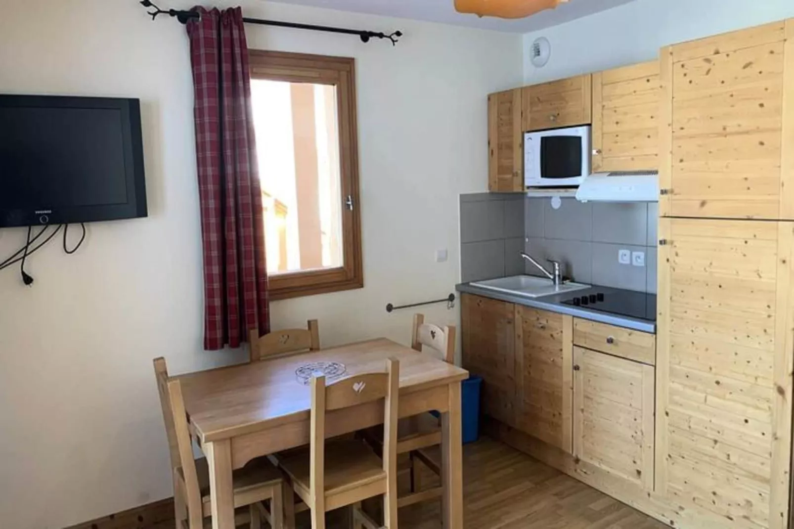 Chalet Des Rennes - Esszimmer