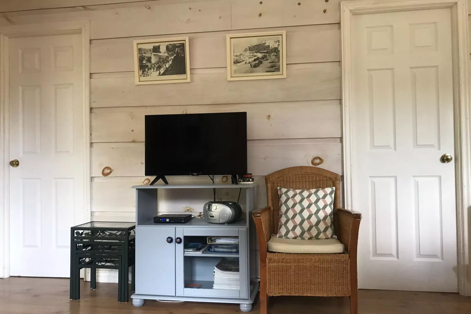 Les Baillis-Living room